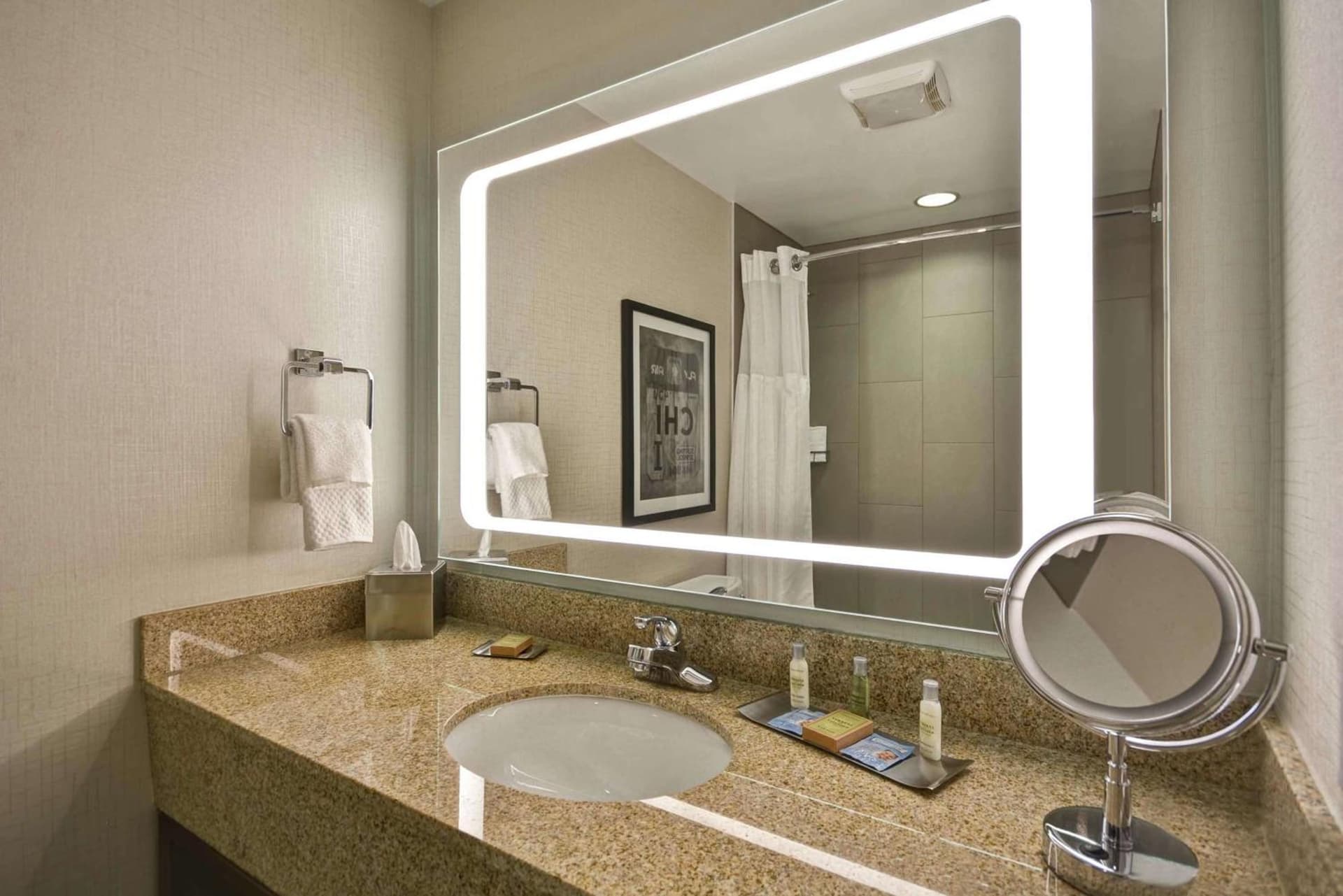 DoubleTree by Hilton Chicago Midway Airport, IL gallery photo in Bedford Park, IL — image 33