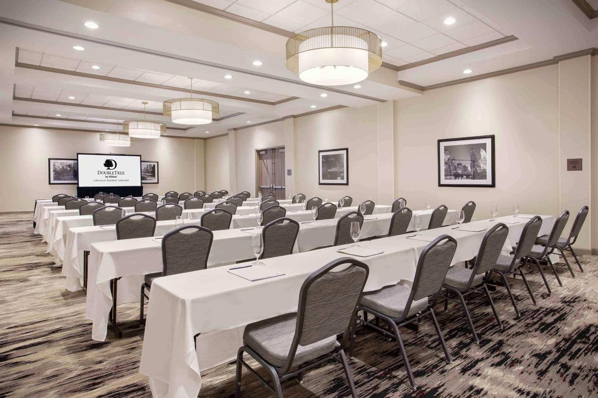 DoubleTree by Hilton Chicago Midway Airport, IL gallery photo in Bedford Park, IL — image 12