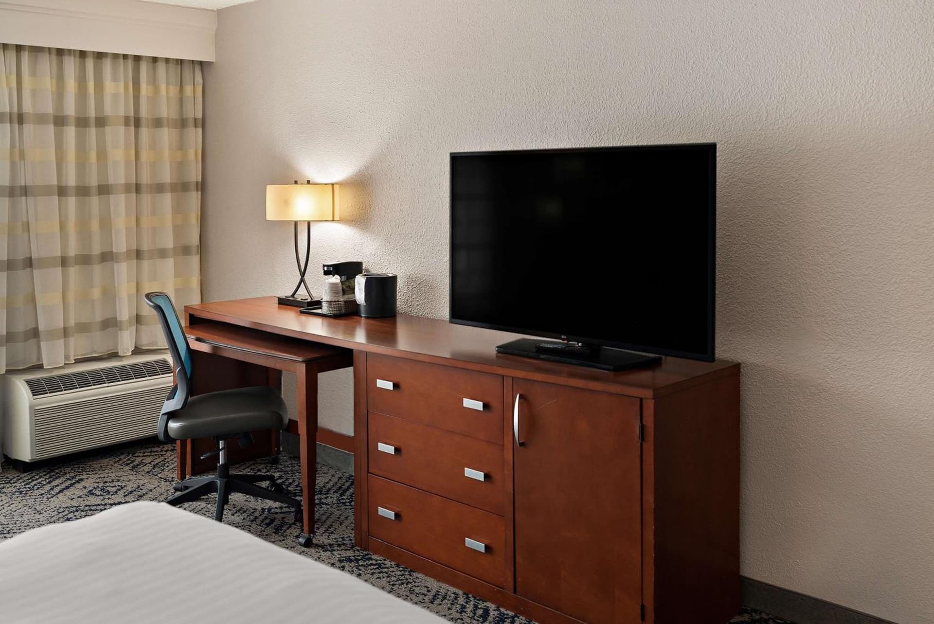 Best Western Spartanburg Northwest interior in Spartanburg, SC — gallery photo 2
