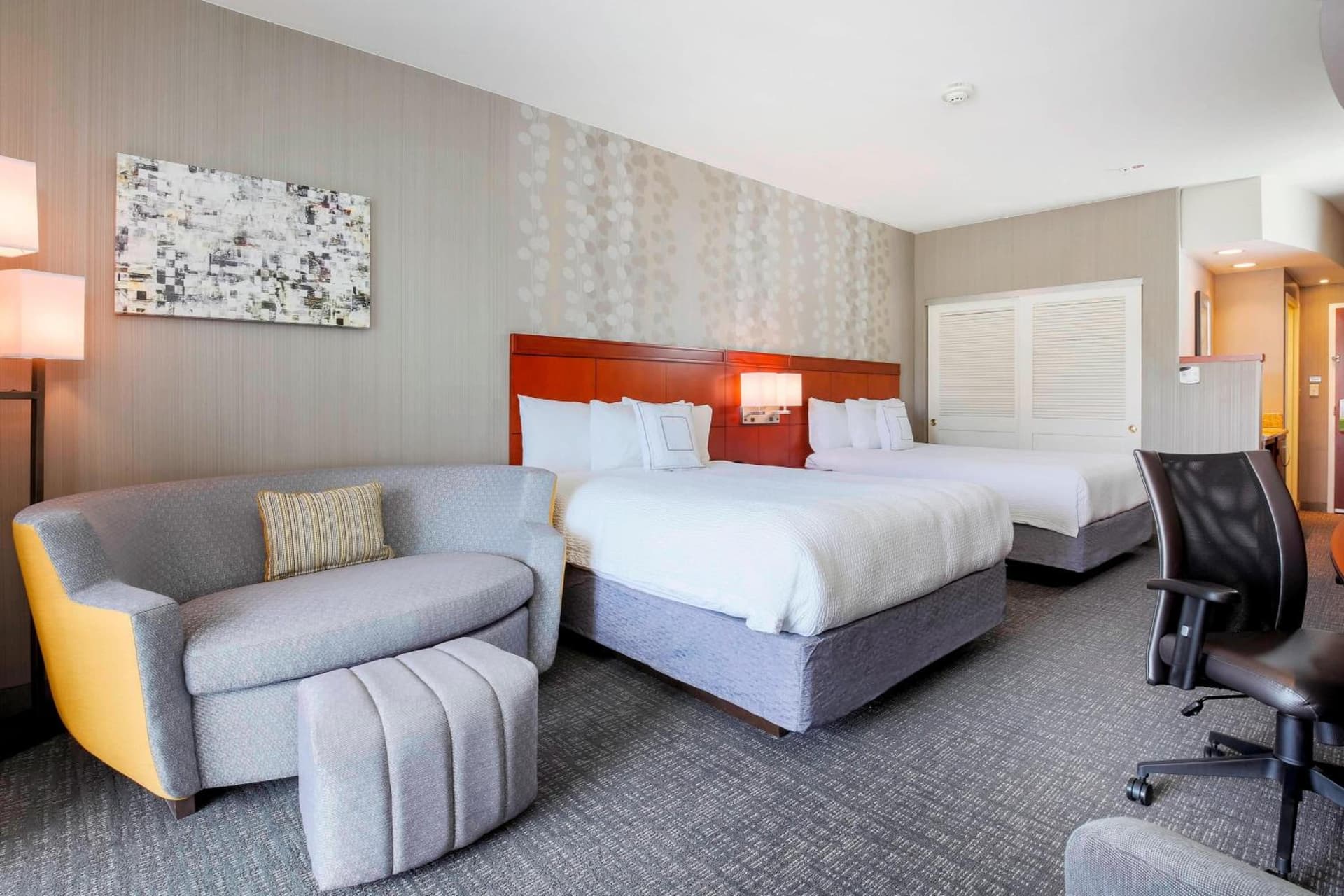 Courtyard by Marriott Dallas Arlington South property views in Arlington, TX — gallery photo 3