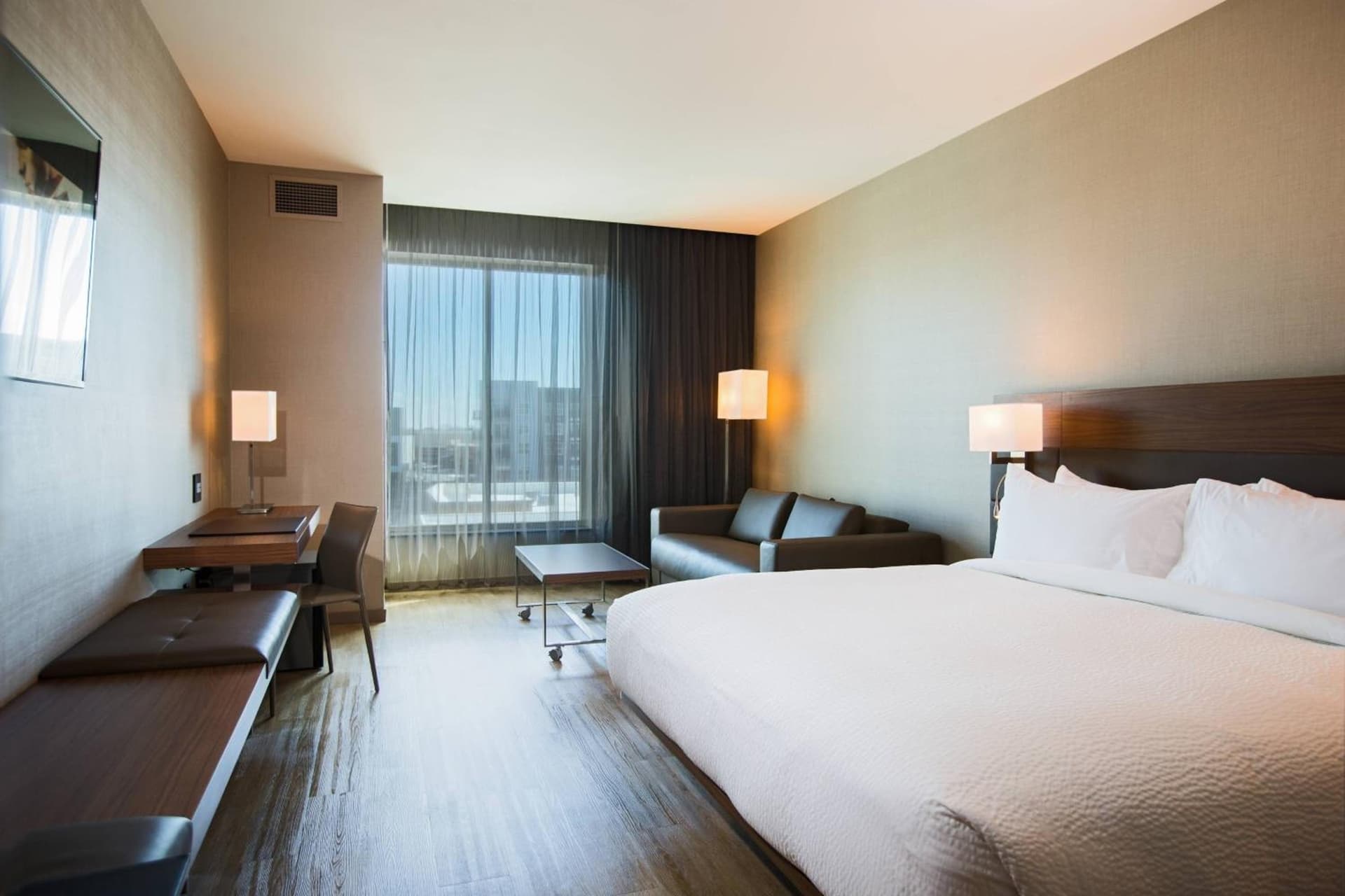AC Hotel Cincinnati at Liberty Center gallery photo in West Chester, OH — image 4