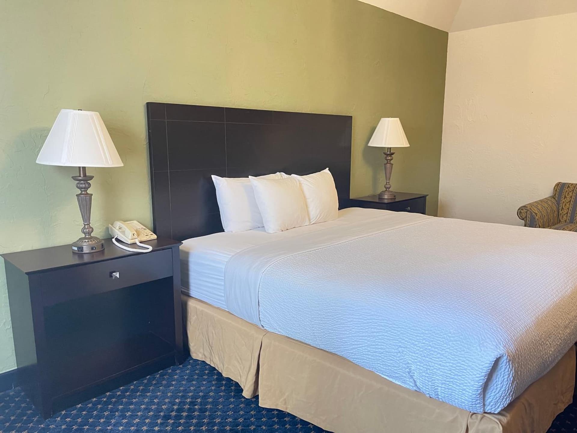 Chateau Hotel and Conference Center gallery photo in Bloomington, IL — image 88
