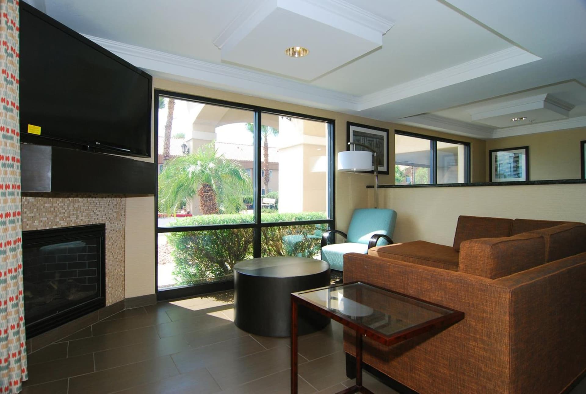 Holiday Inn Express & Suites Tucson North - Marana, by IHG interior in Tucson, AZ — gallery photo 2