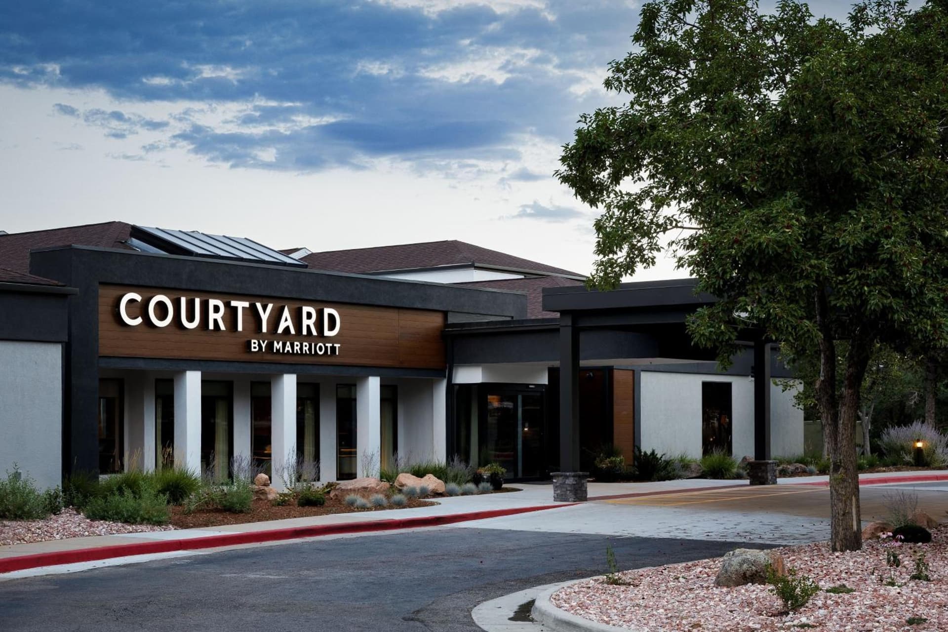 Courtyard Denver Tech Center interior in Greenwood Village, CO — gallery photo 2