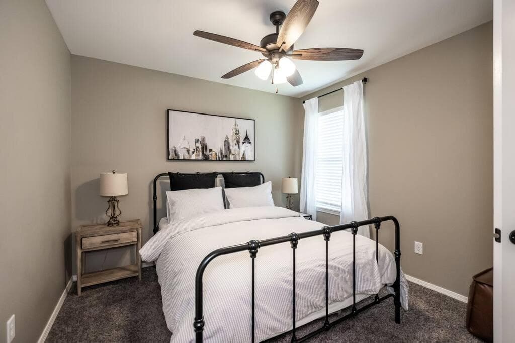 NEW! Beautiful and Spacious Home interior in Ozark, MO — gallery photo 2
