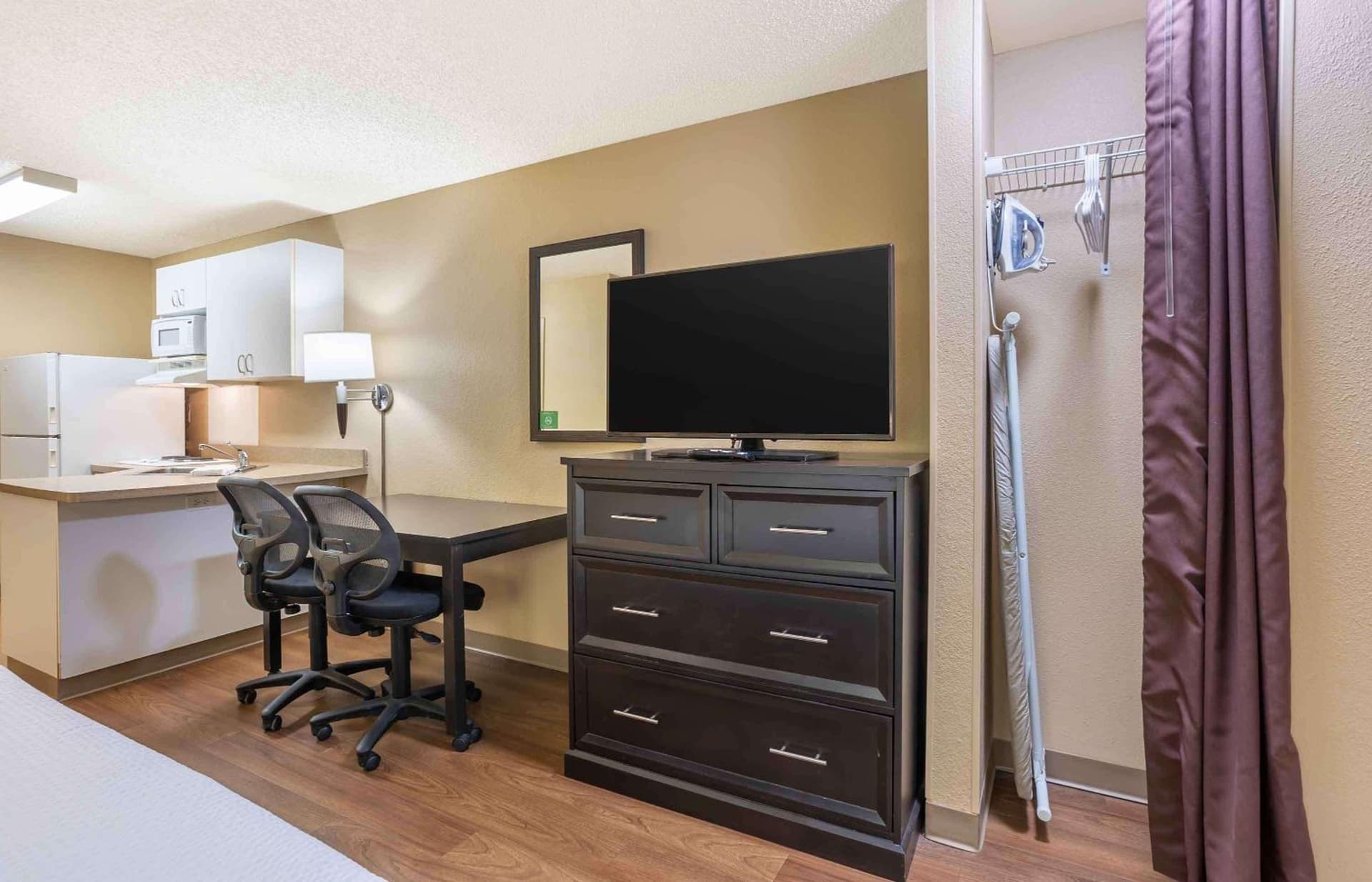 Extended Stay America Select Suites - Columbia - Stadium Blvd gallery photo in Columbia, MO — image 48