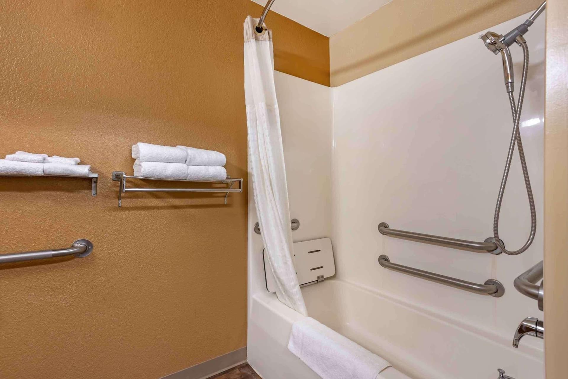 Extended Stay America Select Suites - Columbia - Stadium Blvd gallery photo in Columbia, MO — image 7