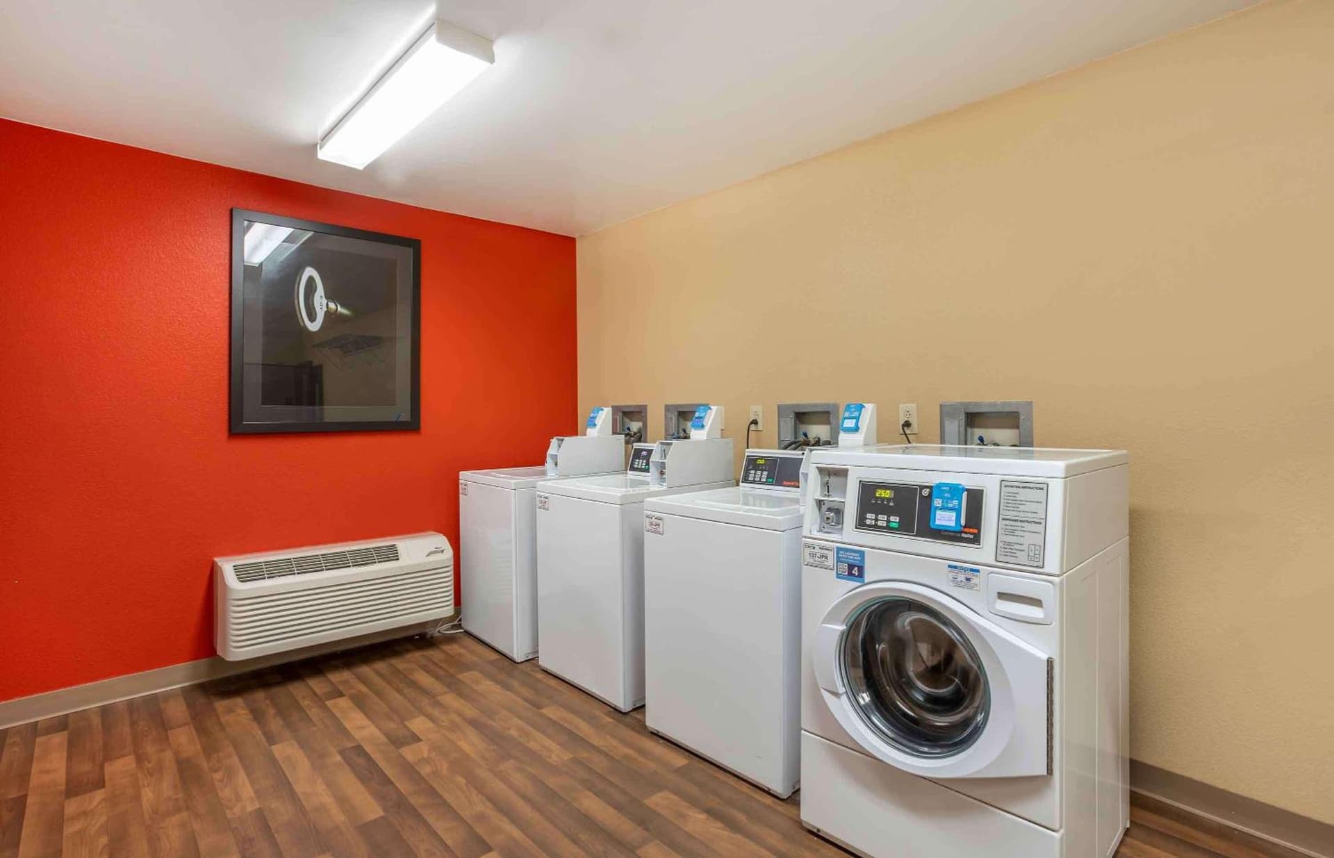 Extended Stay America Select Suites - Columbia - Stadium Blvd gallery photo in Columbia, MO — image 32