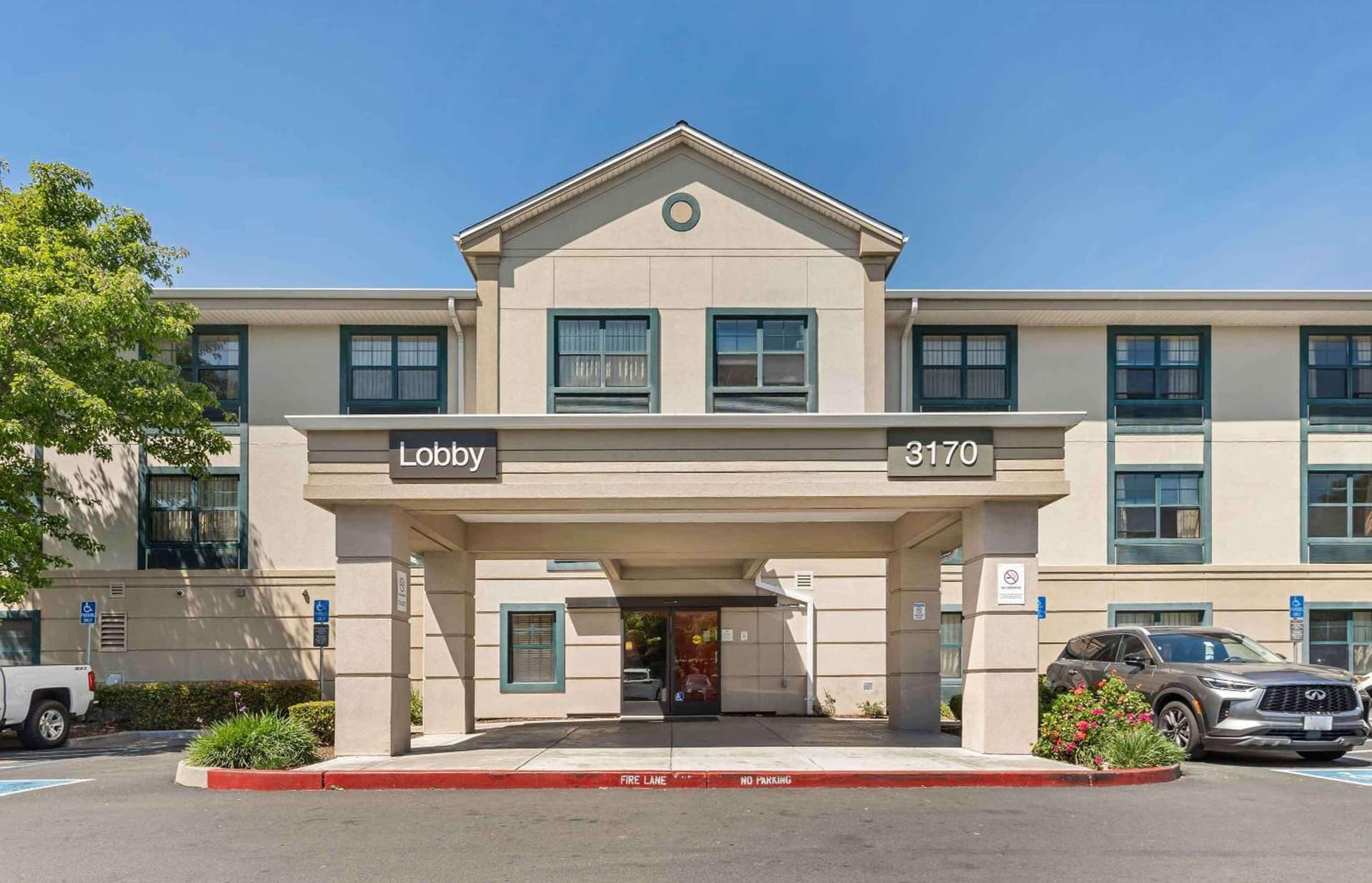 Extended Stay America Suites - Richmond - Hilltop Mall interior in Richmond, CA — gallery photo 2