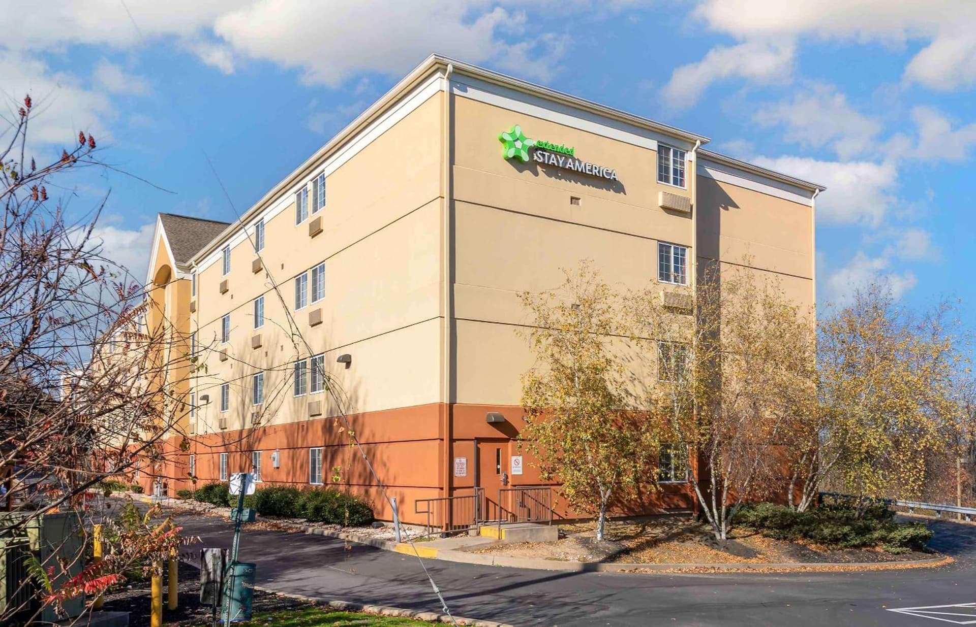 Extended Stay America Select Suites - Wilkes - Barre - Scranton featured exterior or lobby in Wilkes-Barre, PA — similar hotel