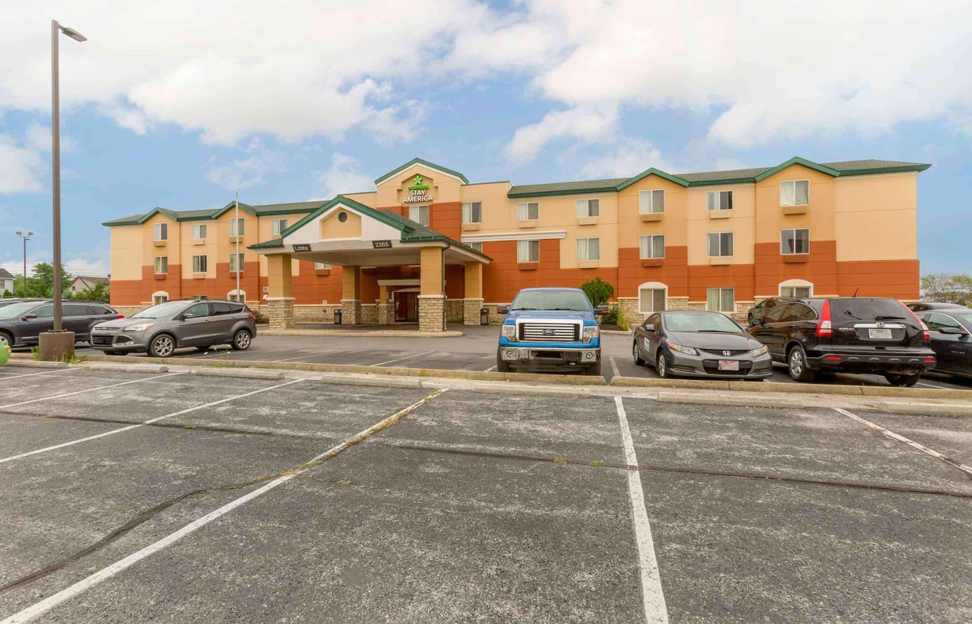 Studio 6 Extended Stay Findlay Tiffin Avenue OH interior in Findlay, OH — gallery photo 2