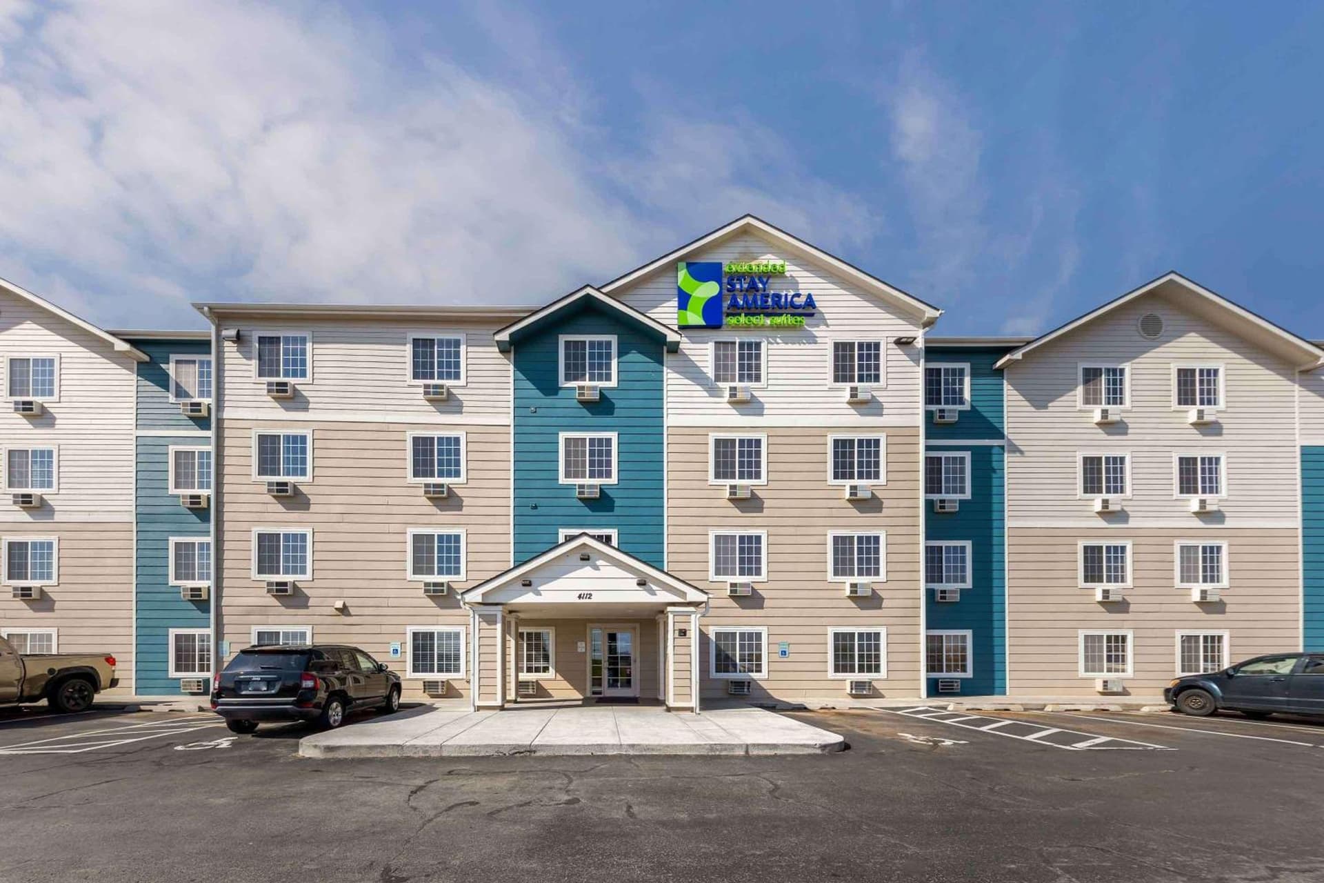Extended Stay America Select Suites - Oklahoma City - Southeast featured exterior or lobby in Moore, OK — similar hotel