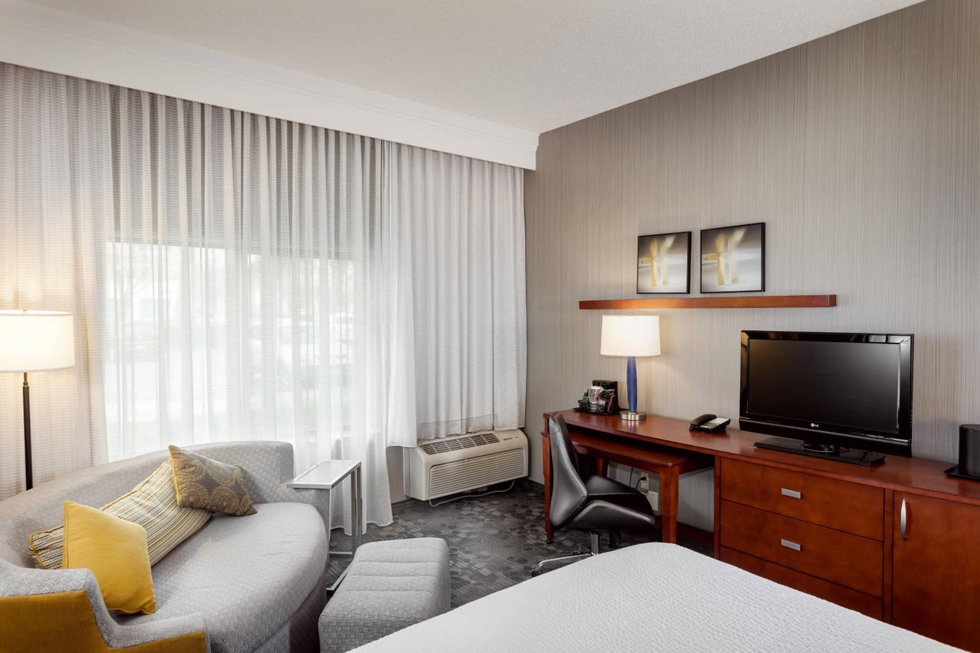 Courtyard by Marriott Stockton gallery photo in Stockton, CA — image 13