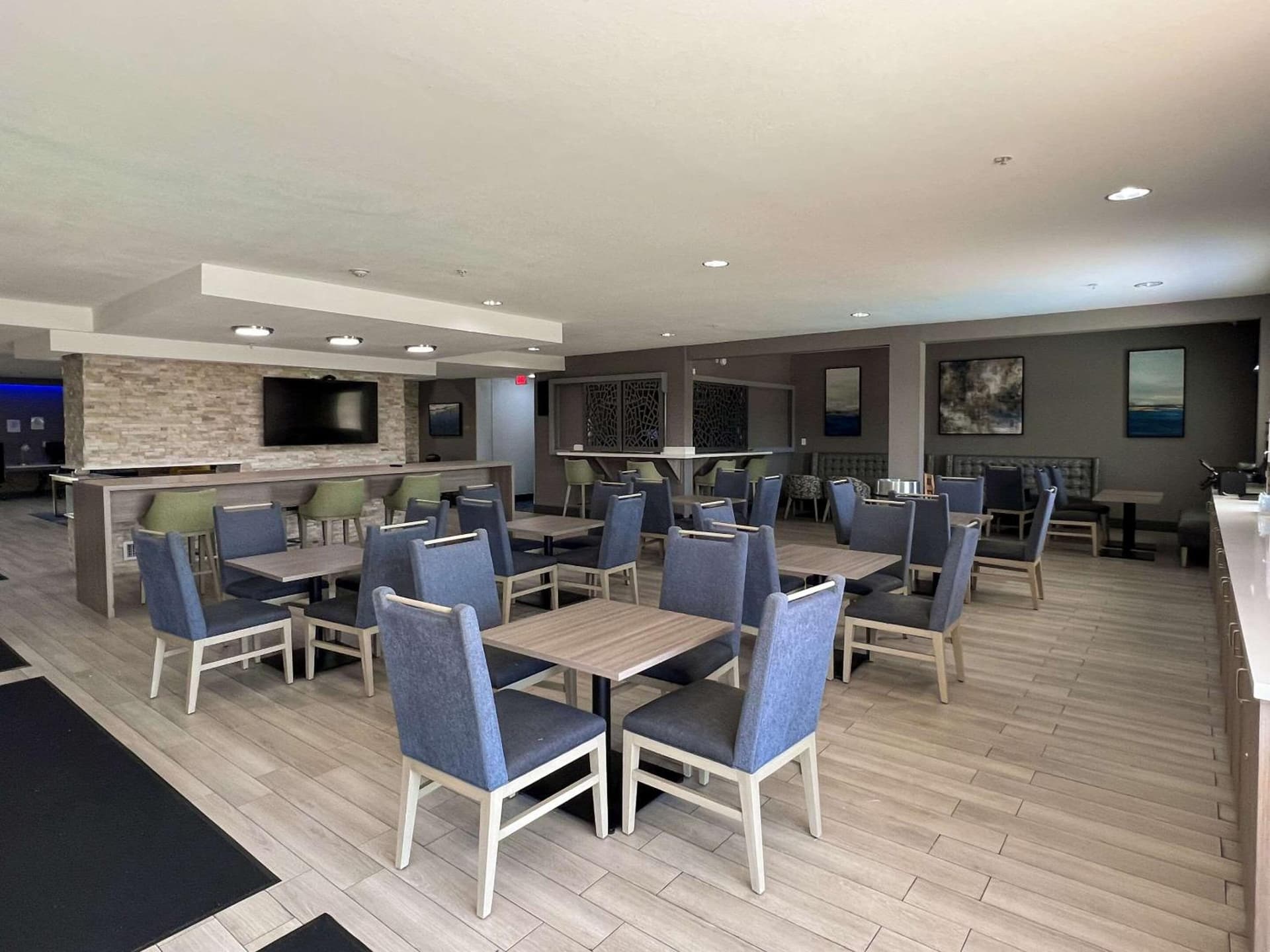 Comfort Suites Seabrook - La Porte - Kemah gallery photo in Seabrook, TX — image 25