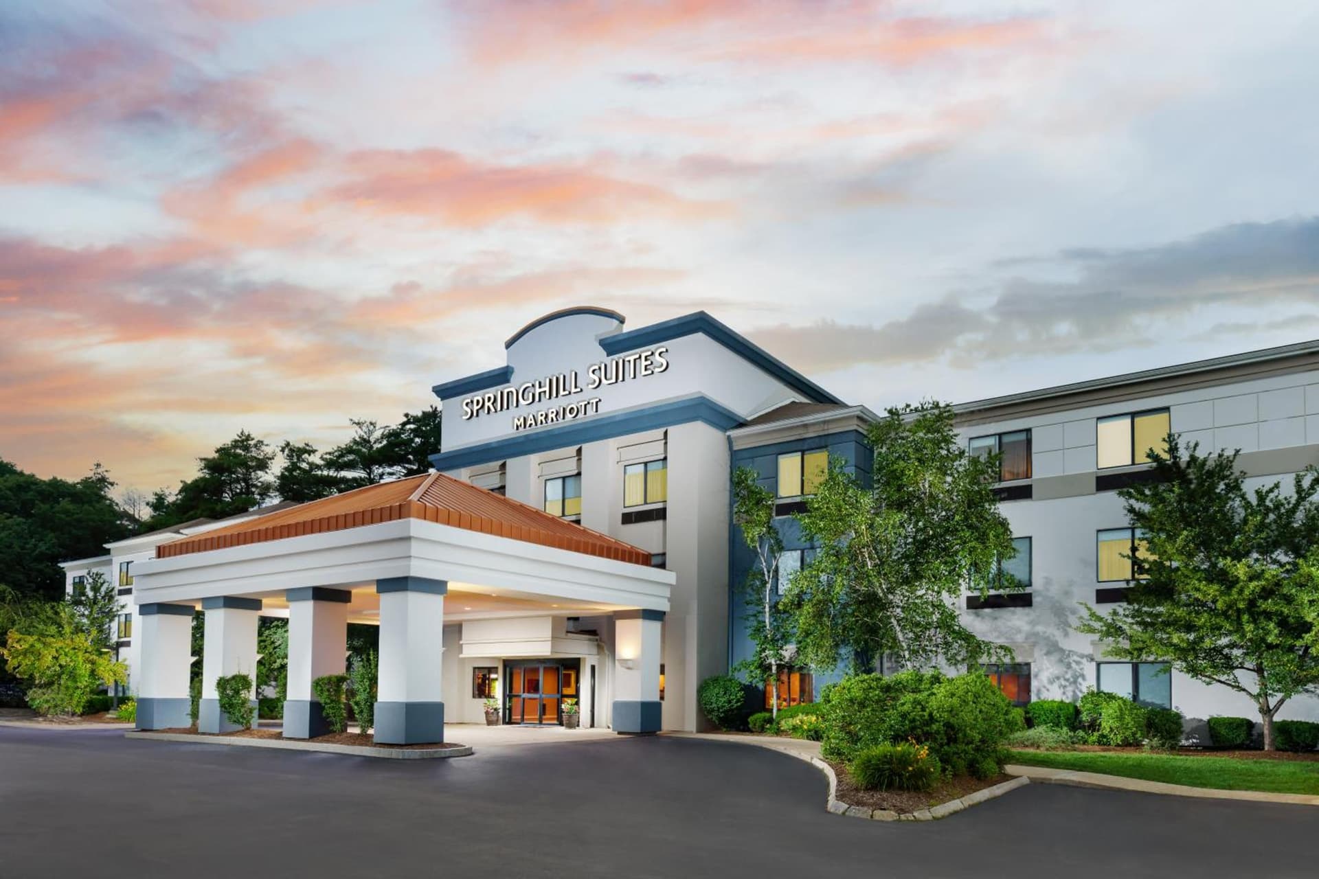 SpringHill Suites by Marriott Manchester-Boston Regional Airport interior in Manchester, NH — gallery photo 2