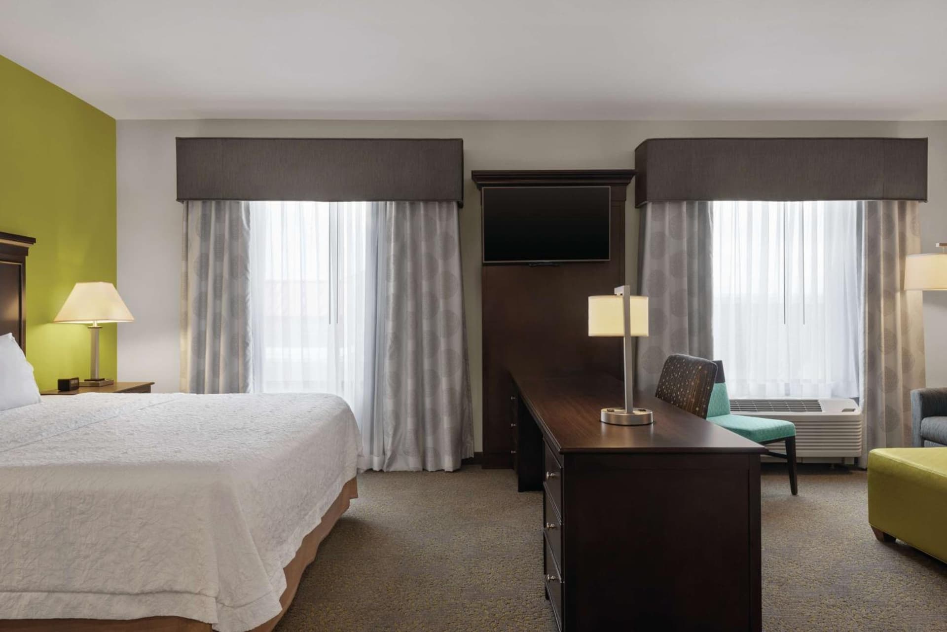 Hampton Inn & Suites Mishawaka/South Bend at Heritage Square gallery photo in South Bend, IN — image 16
