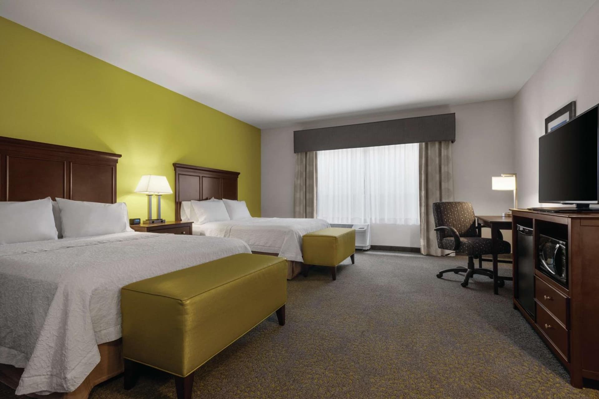 Hampton Inn & Suites Mishawaka/South Bend at Heritage Square gallery photo in South Bend, IN — image 25