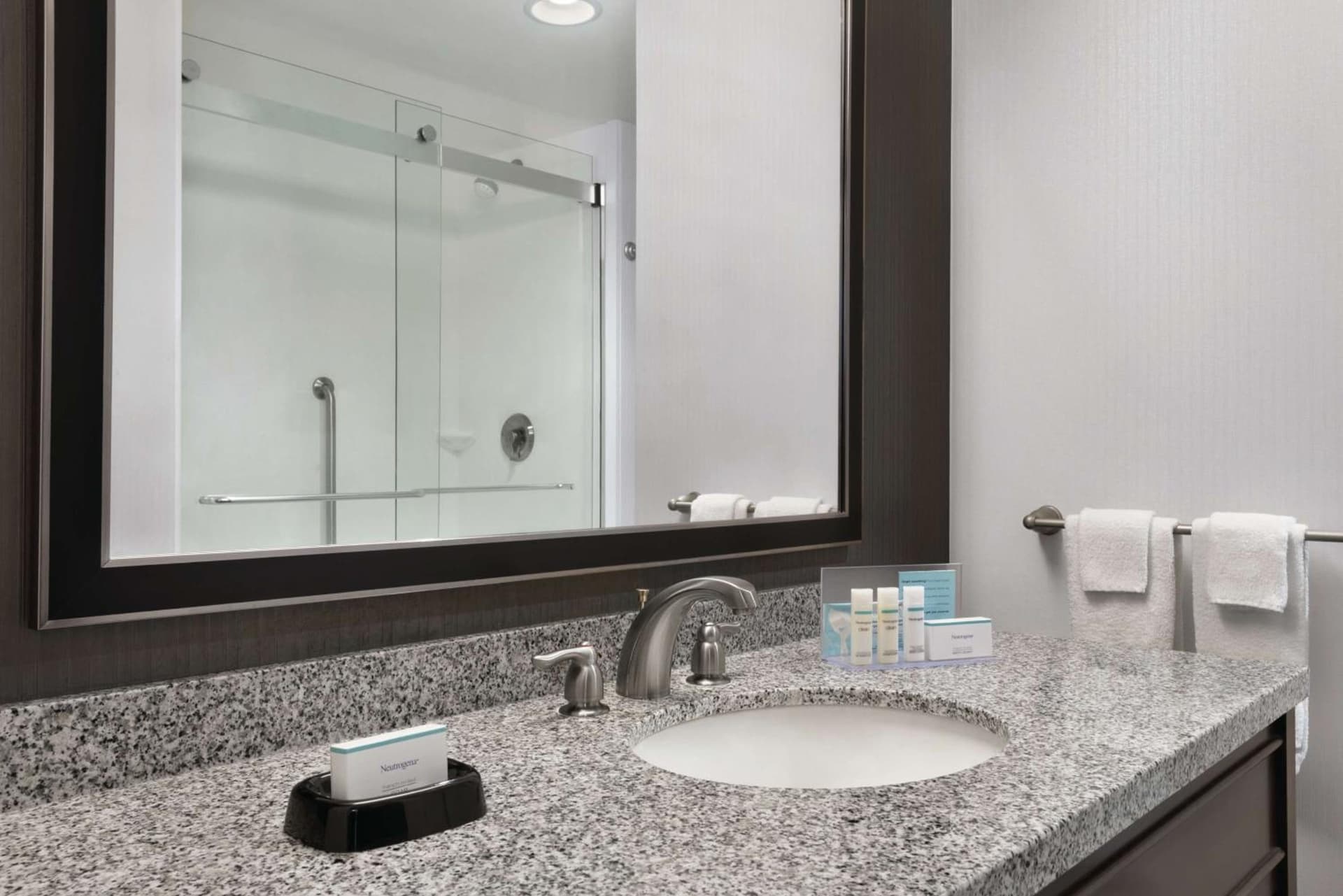 Hampton Inn & Suites Mishawaka/South Bend at Heritage Square gallery photo in South Bend, IN — image 34