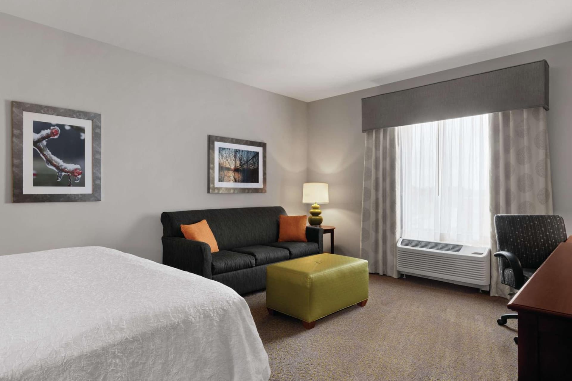 Hampton Inn & Suites Mishawaka/South Bend at Heritage Square gallery photo in South Bend, IN — image 23