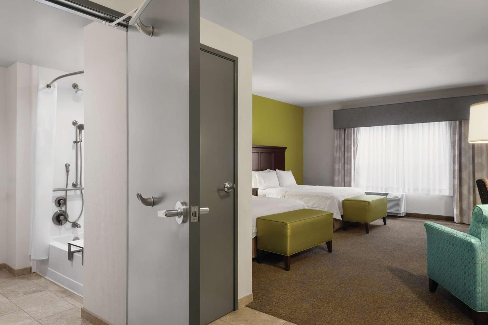Hampton Inn & Suites Mishawaka/South Bend at Heritage Square gallery photo in South Bend, IN — image 31