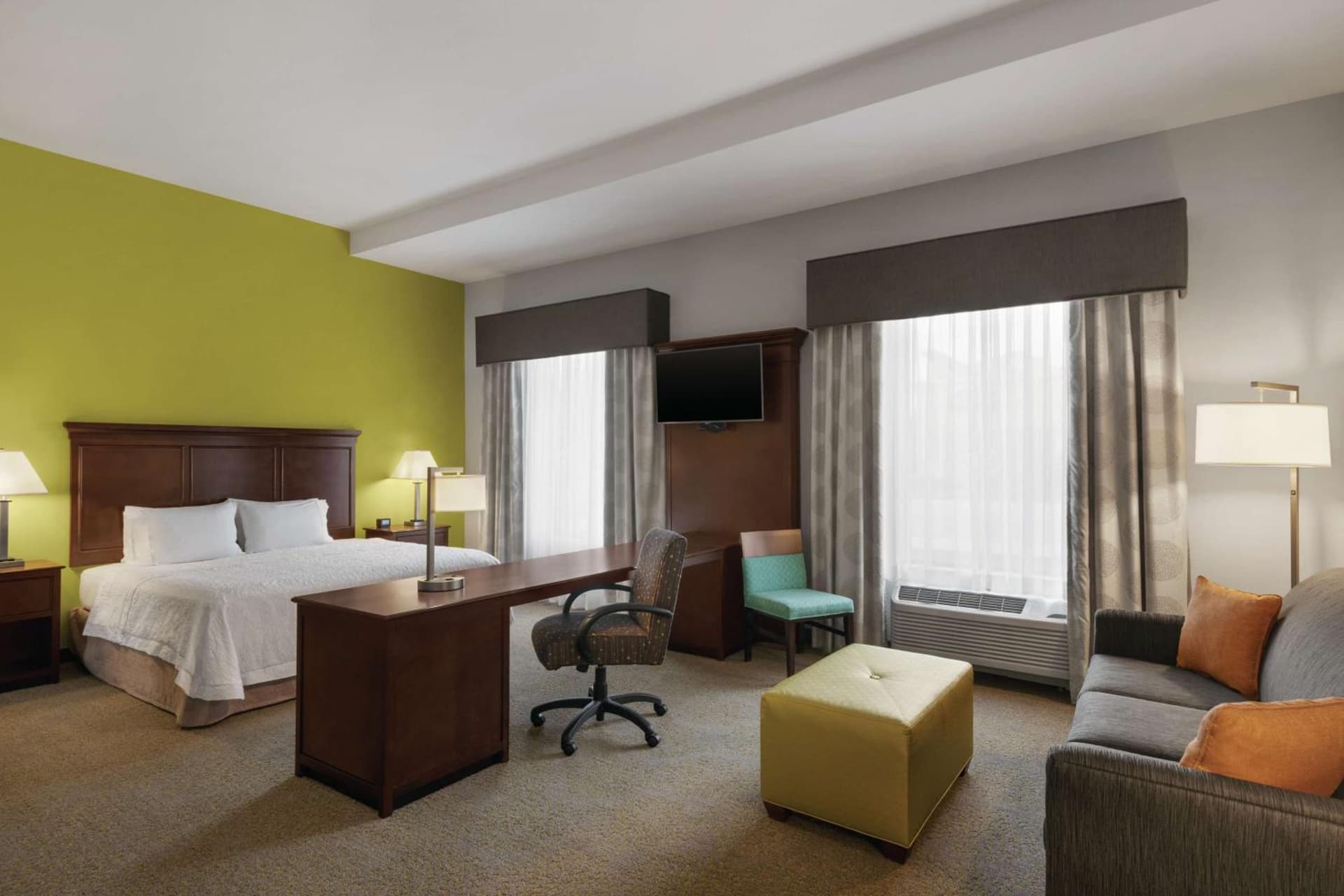 Hampton Inn & Suites Mishawaka/South Bend at Heritage Square gallery photo in South Bend, IN — image 26