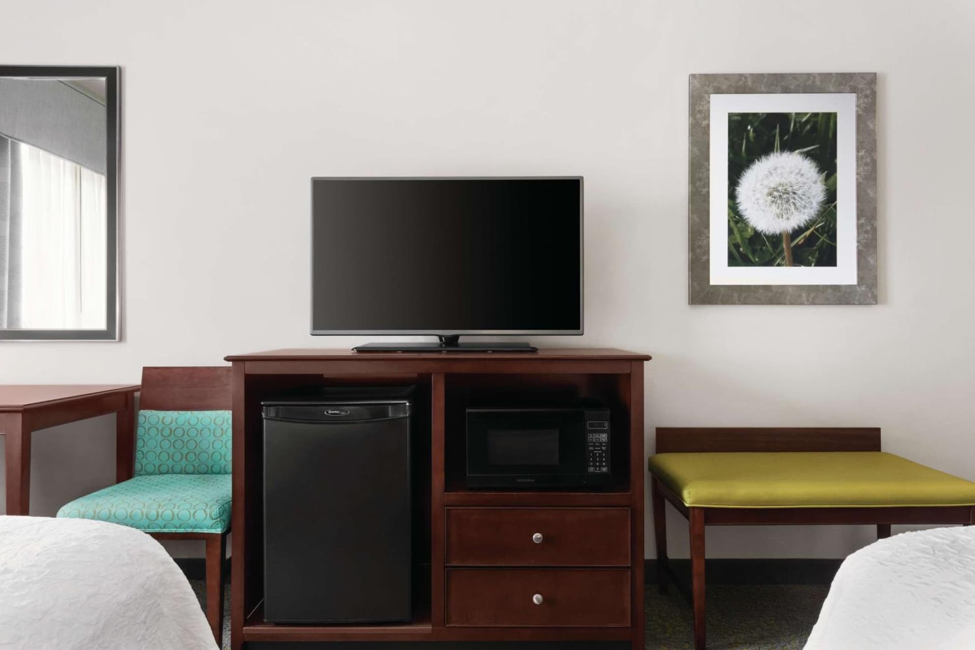Hampton Inn & Suites Mishawaka/South Bend at Heritage Square interior in South Bend, IN — gallery photo 2