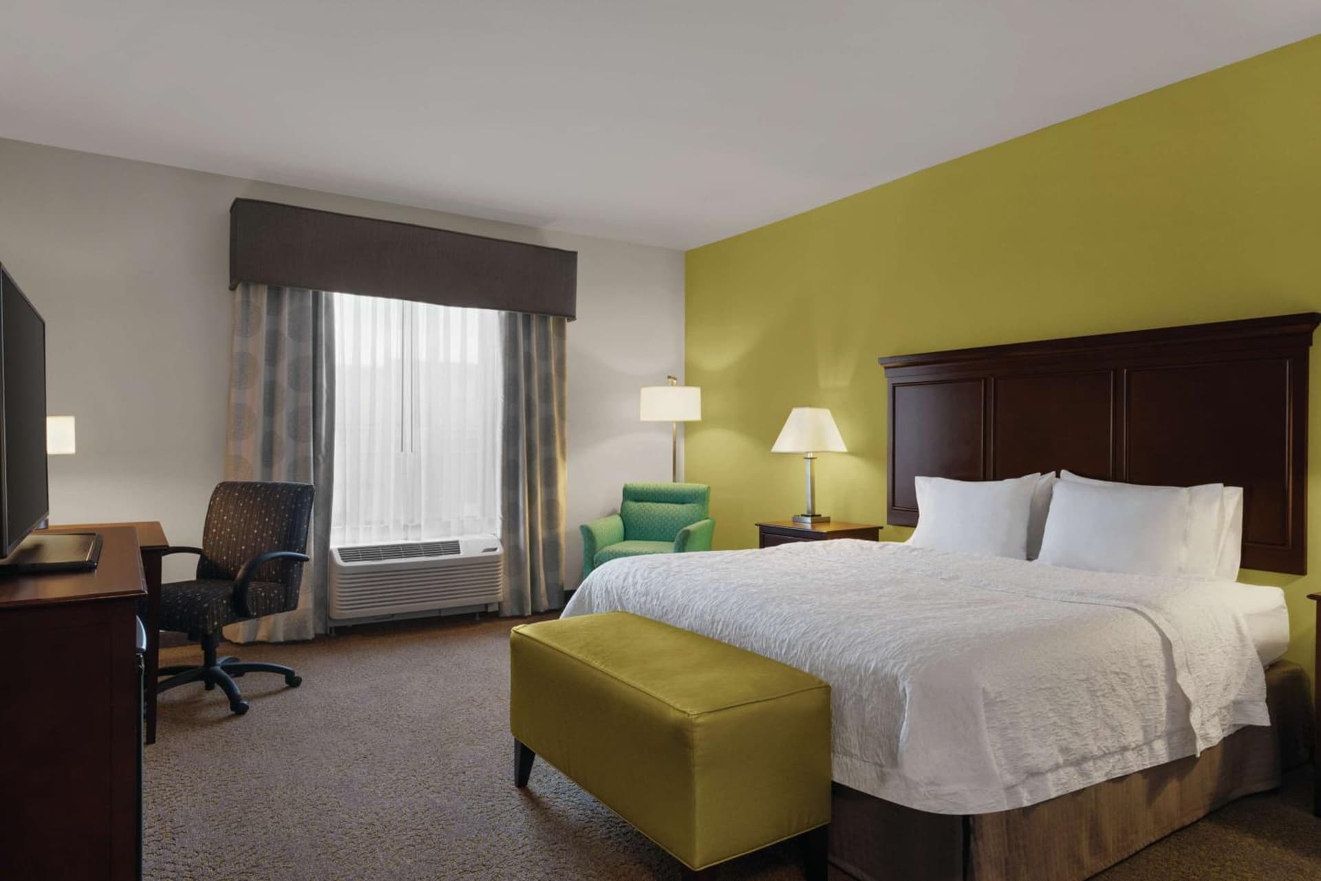 Hampton Inn & Suites Mishawaka/South Bend at Heritage Square gallery photo in South Bend, IN — image 37