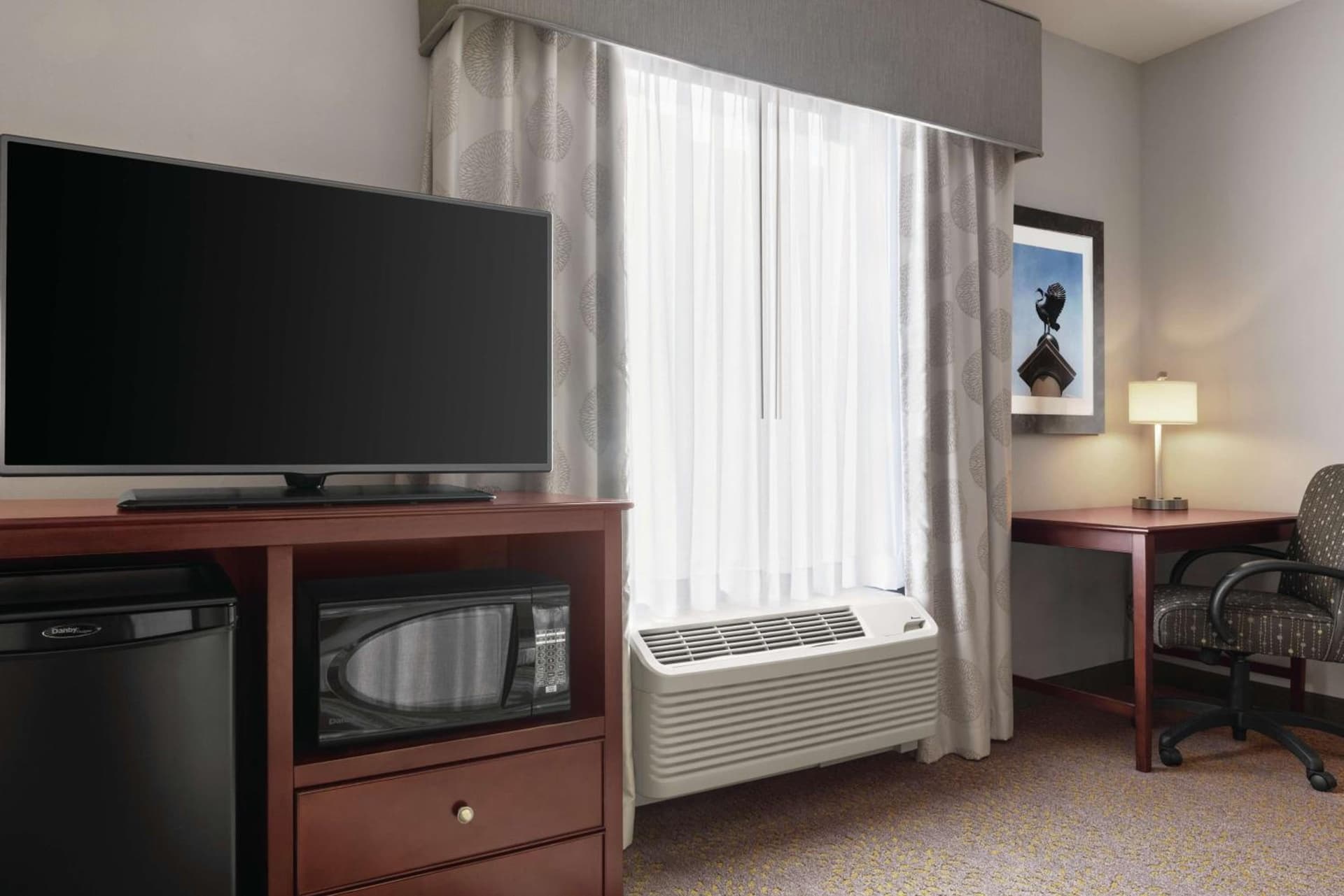 Hampton Inn & Suites Mishawaka/South Bend at Heritage Square gallery photo in South Bend, IN — image 17