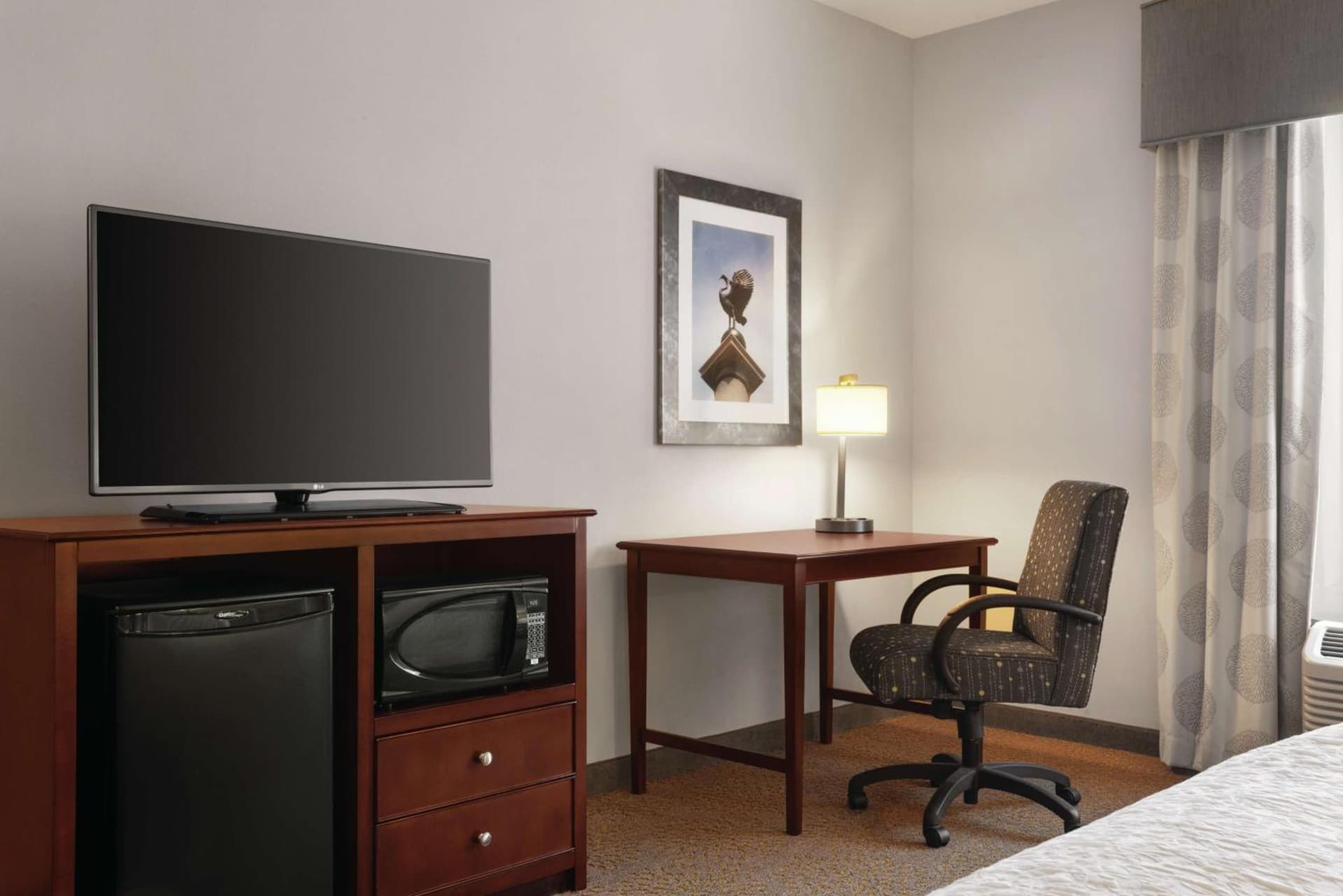 Hampton Inn & Suites Mishawaka/South Bend at Heritage Square gallery photo in South Bend, IN — image 13