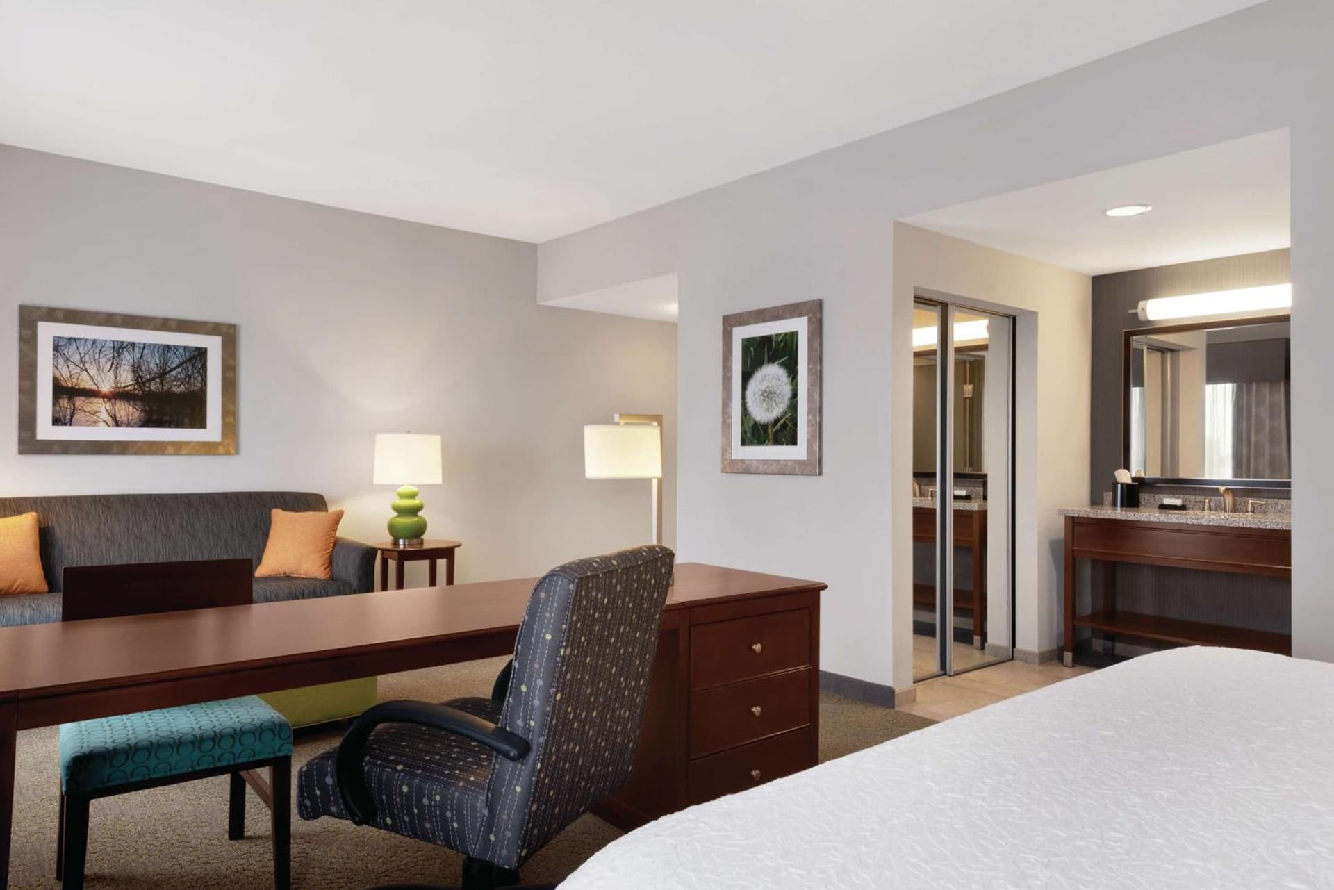 Hampton Inn & Suites Mishawaka/South Bend at Heritage Square gallery photo in South Bend, IN — image 10
