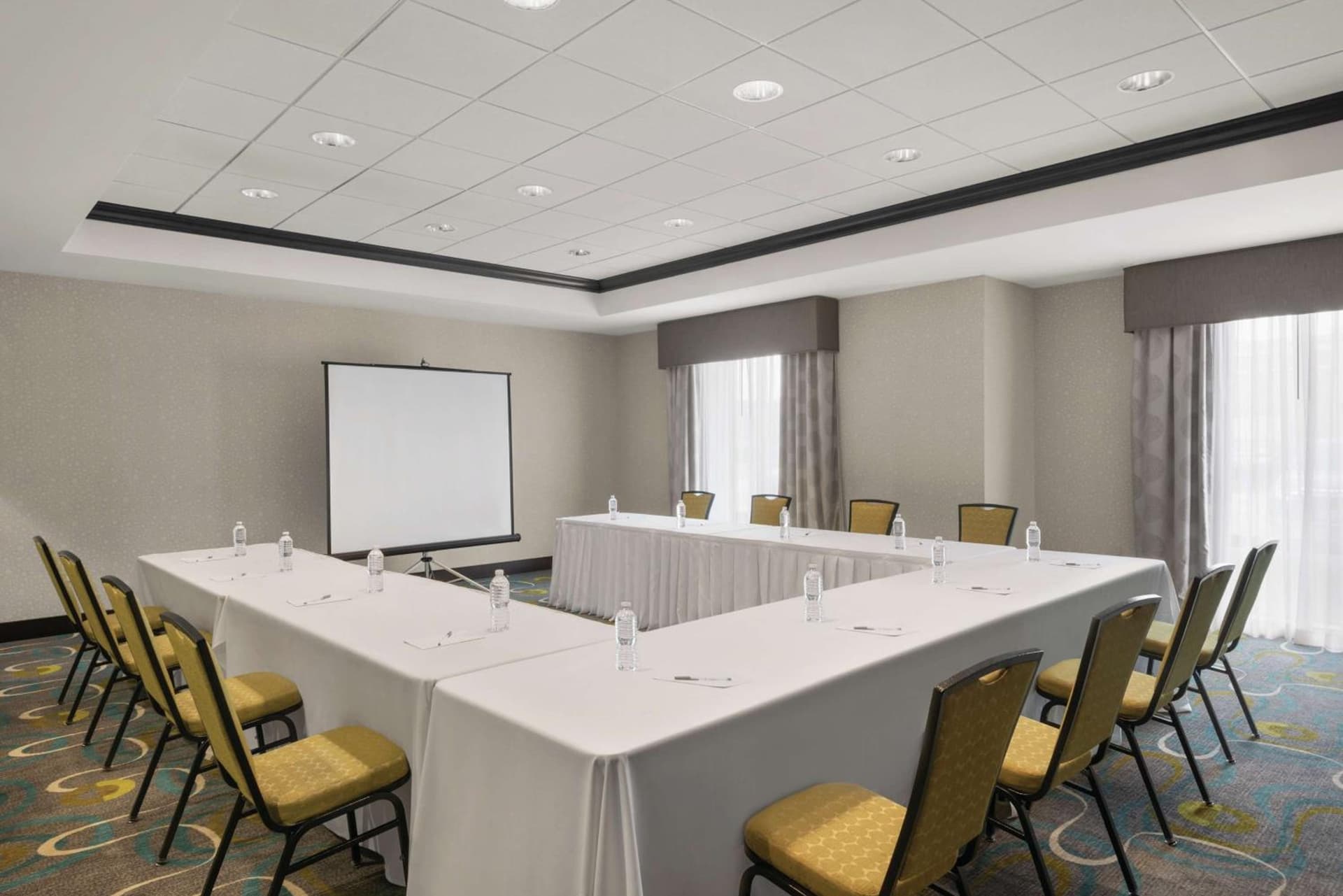 Hampton Inn & Suites Mishawaka/South Bend at Heritage Square gallery photo in South Bend, IN — image 28