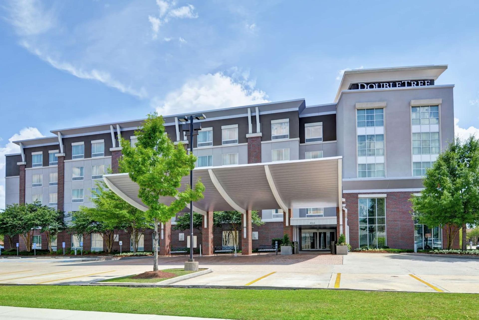 DoubleTree by Hilton Hotel Baton Rouge interior in Baton Rouge, LA — gallery photo 2