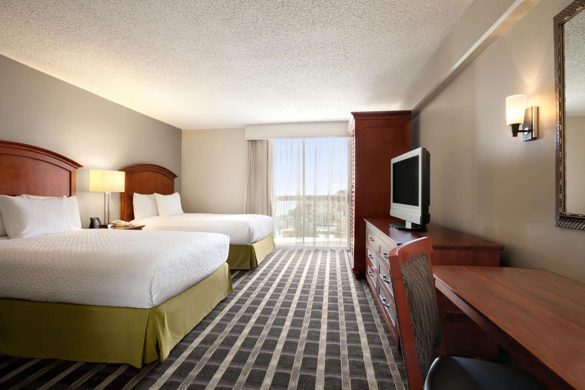 Embassy Suites San Francisco Airport Waterfront gallery photo in Burlingame, CA — image 9