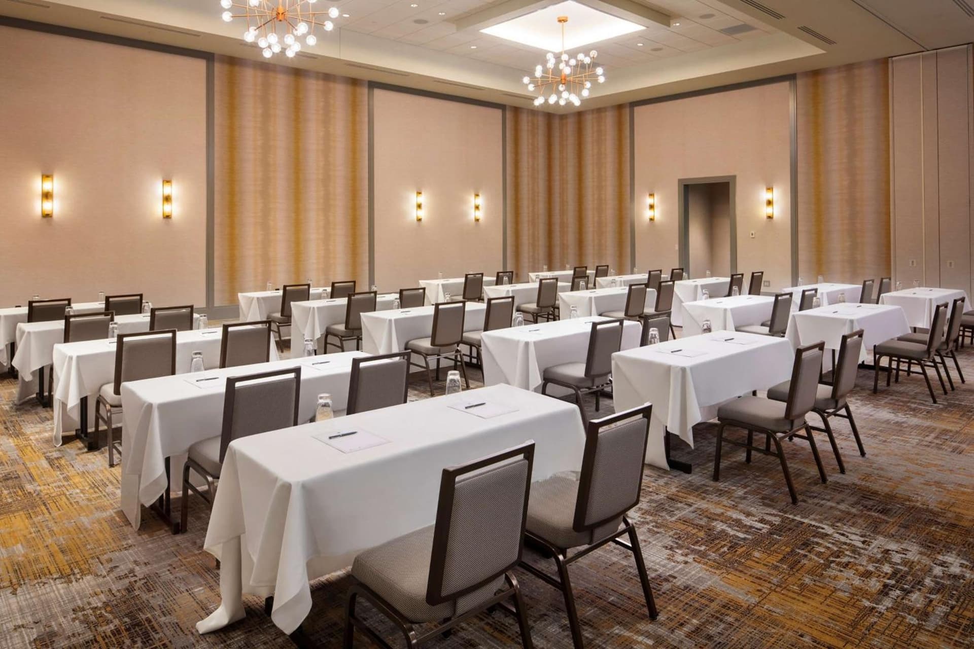 Embassy Suites by Hilton South Bend gallery photo in South Bend, IN — image 35