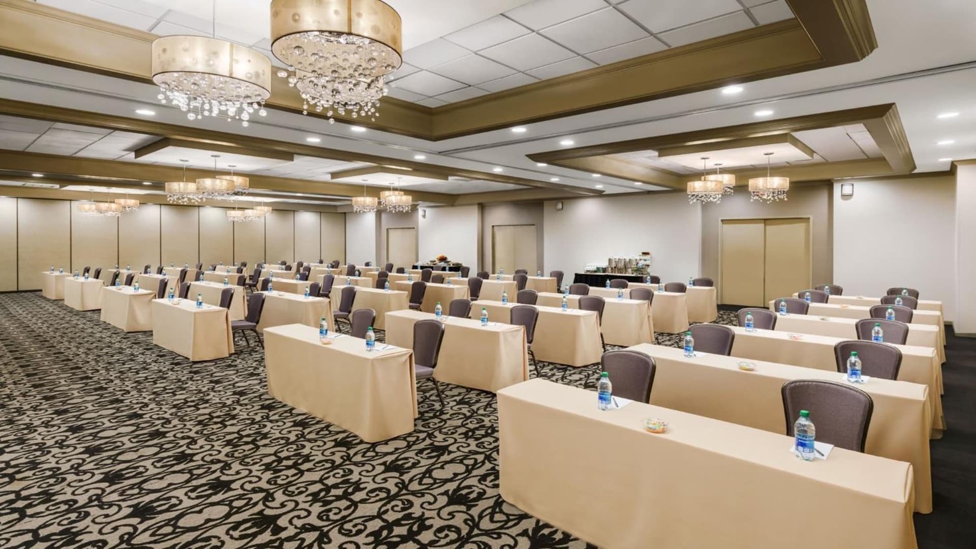 Crowne Plaza Phoenix Airport - PHX by IHG gallery photo in Phoenix, AZ — image 64