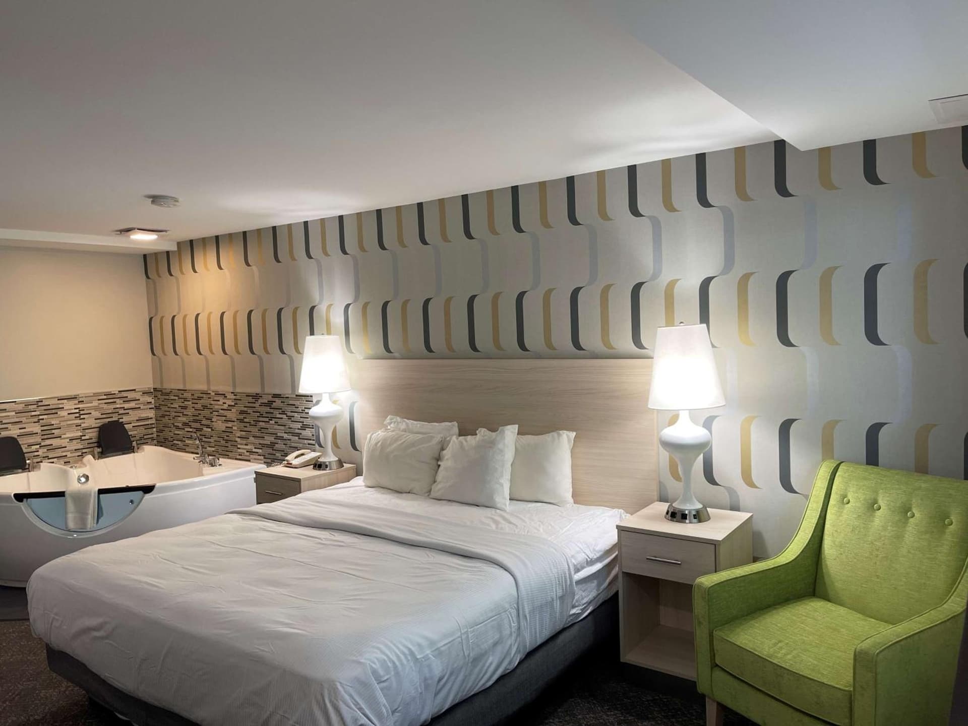Woodwards White Mountain Resort, BW Signature Collection interior in Lincoln — gallery photo 2