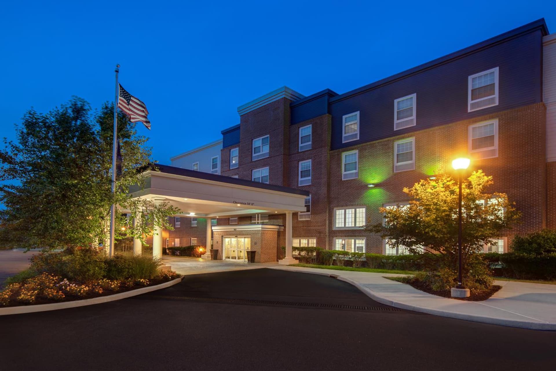 Hampton Inn & Suites Yonkers property views in Yonkers, NY — gallery photo 3