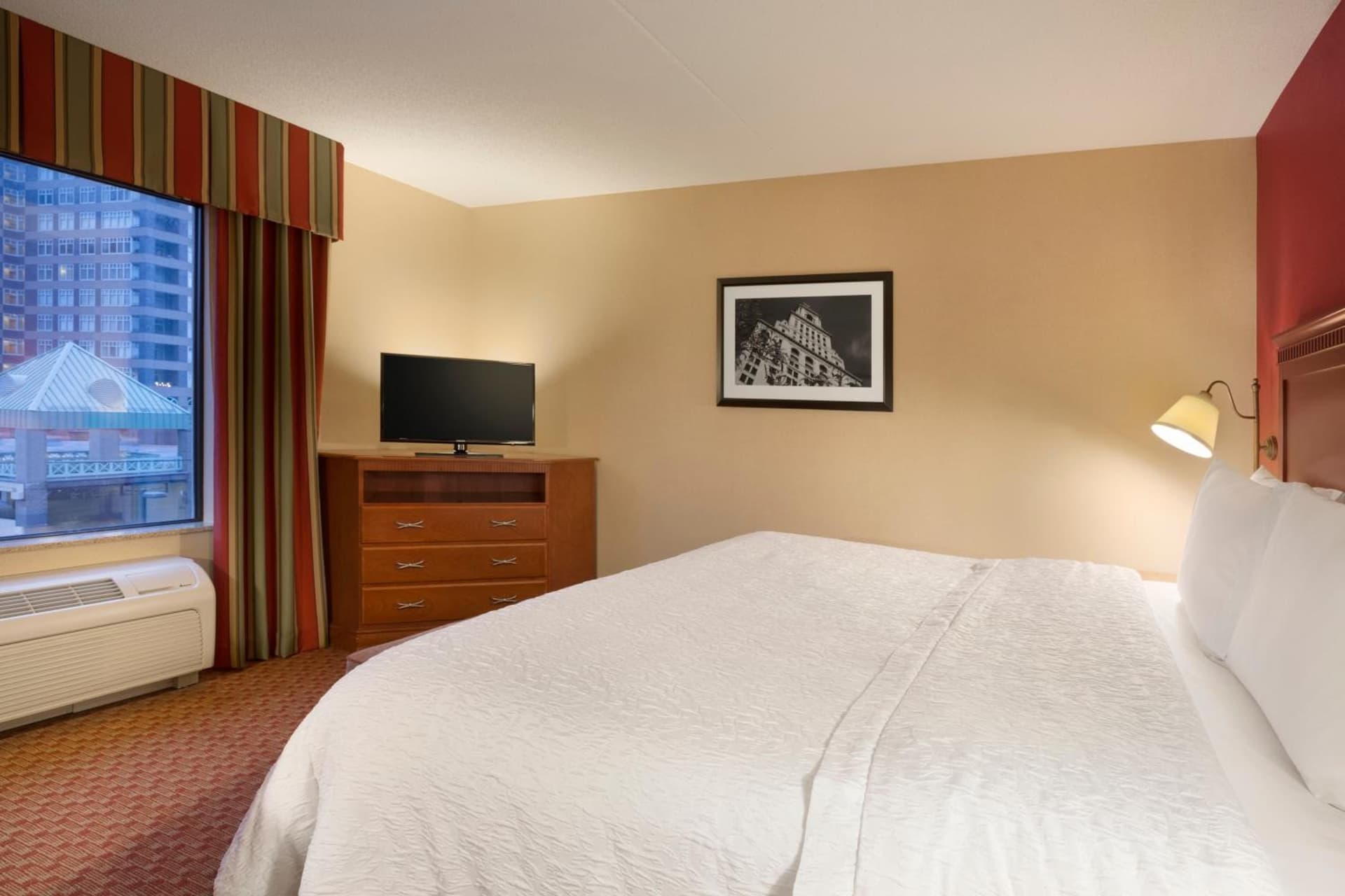 Hampton Inn & Suites East Hartford property views in East Hartford — gallery photo 3