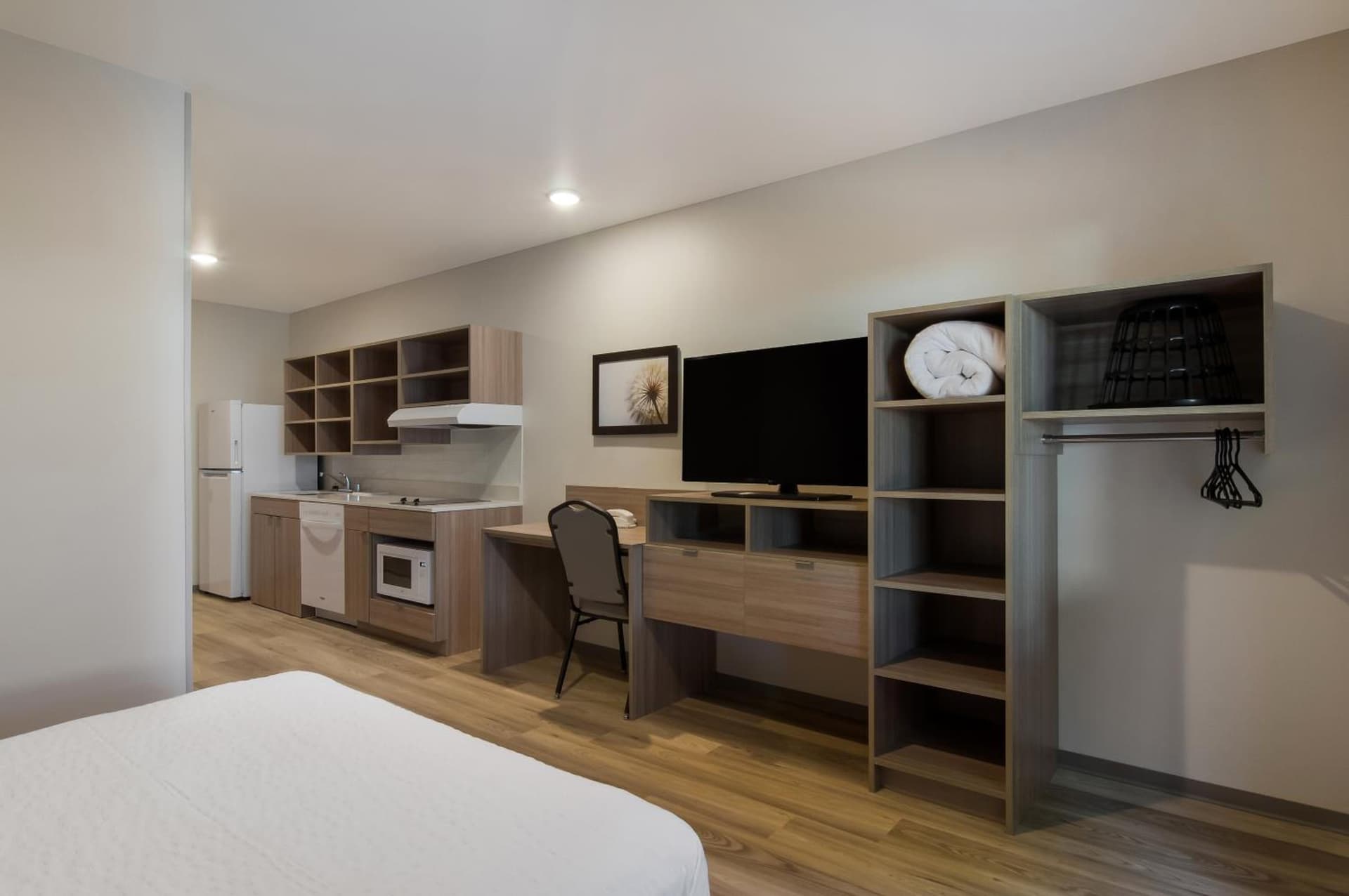 WoodSpring Suites Olympia - Lacey gallery photo in Olympia, WA — image 33