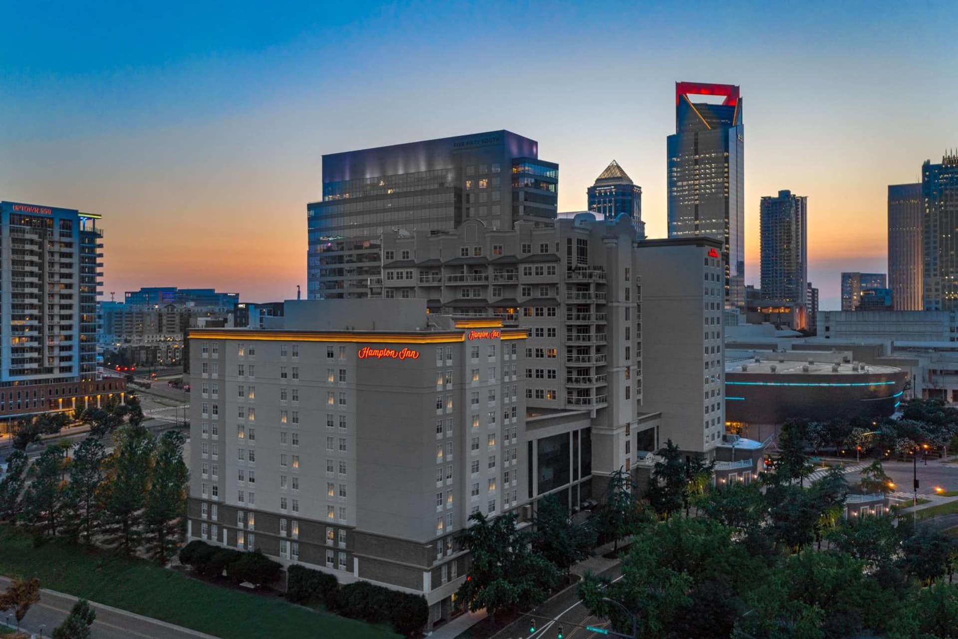 Hampton Inn Charlotte Uptown interior in Charlotte, NC — gallery photo 2