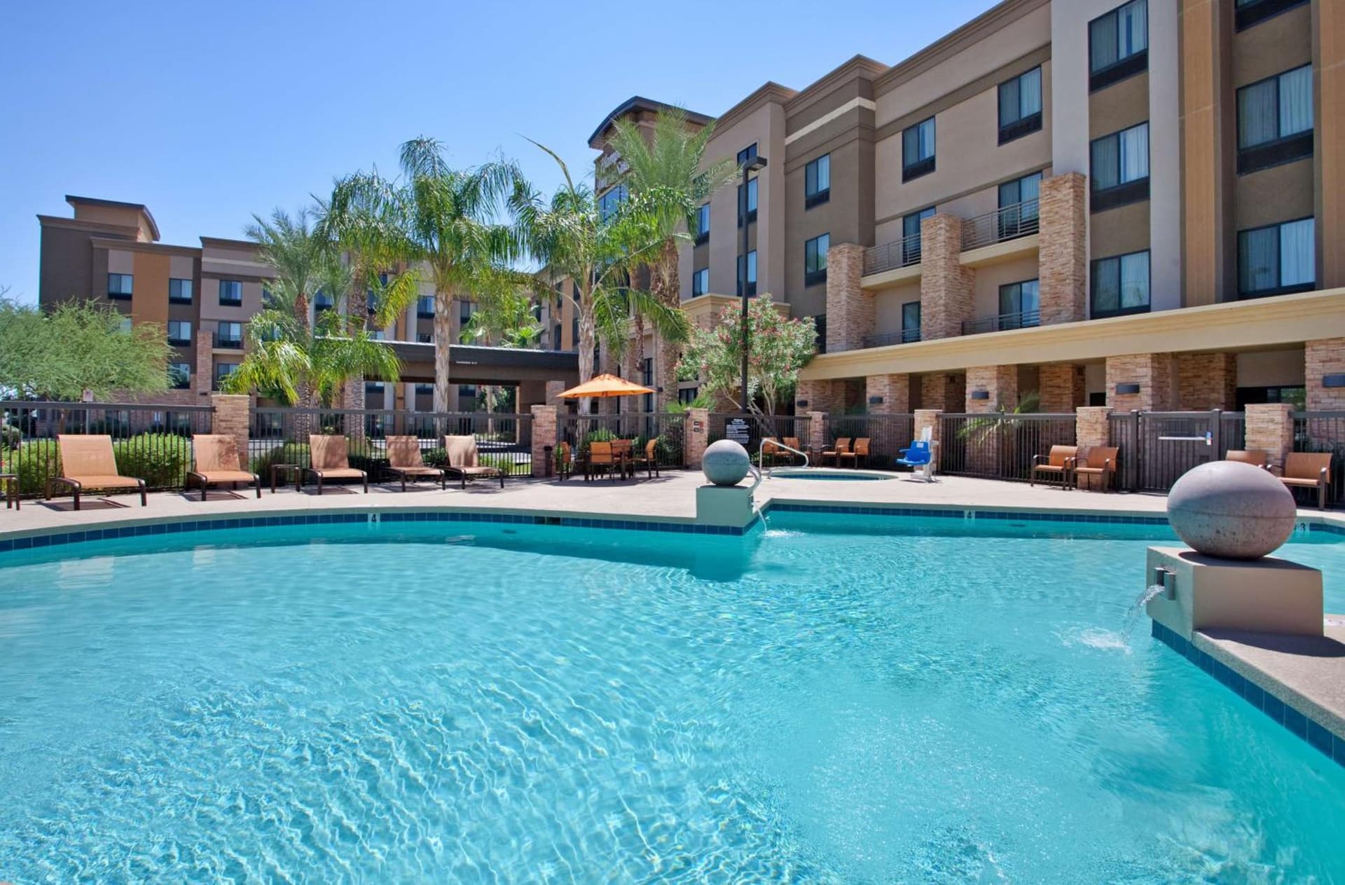 Hampton Inn & Suites Phoenix Glendale-Westgate gallery photo in Glendale, AZ — image 33