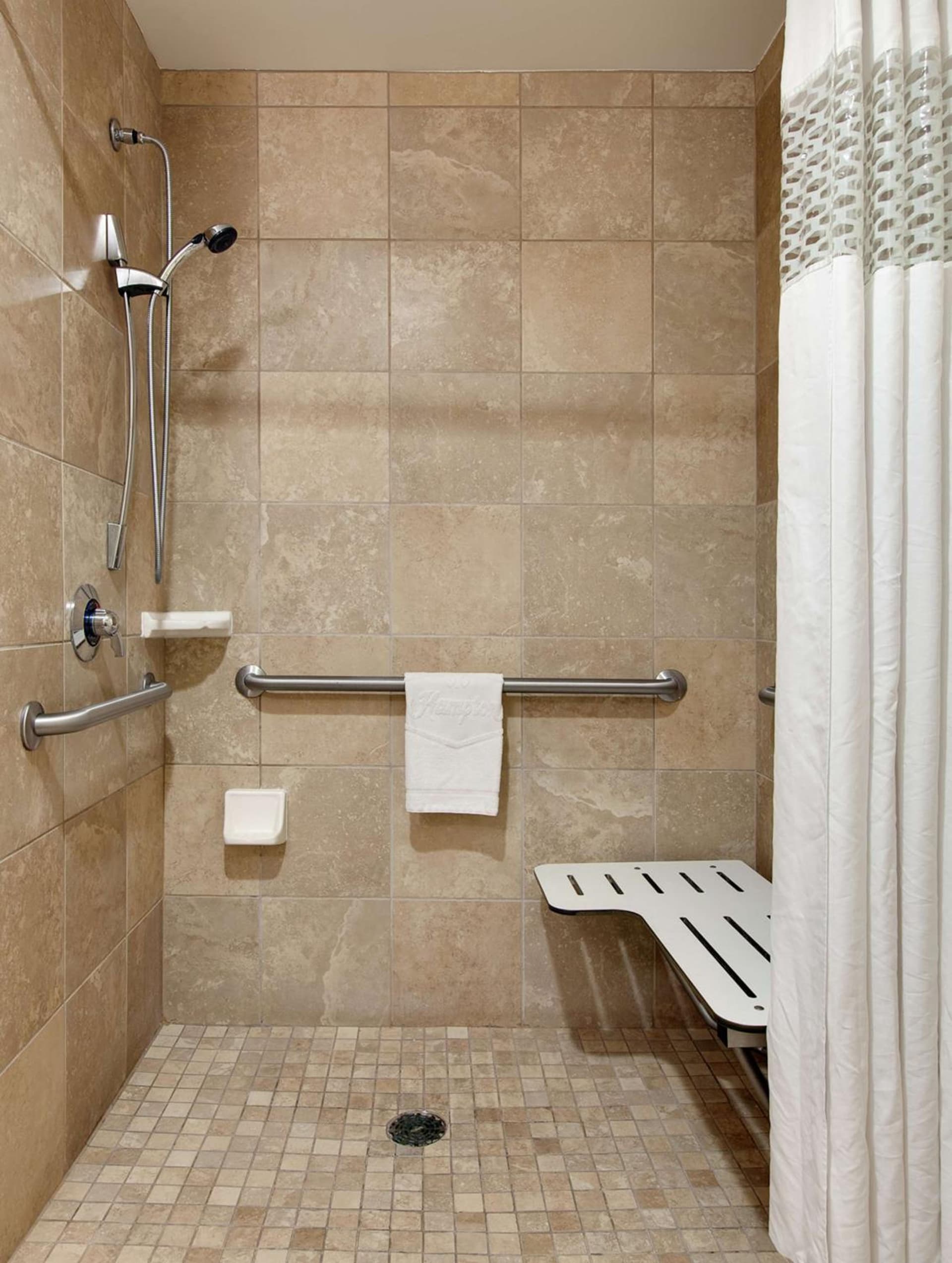 Hampton Inn & Suites Phoenix Glendale-Westgate gallery photo in Glendale, AZ — image 31