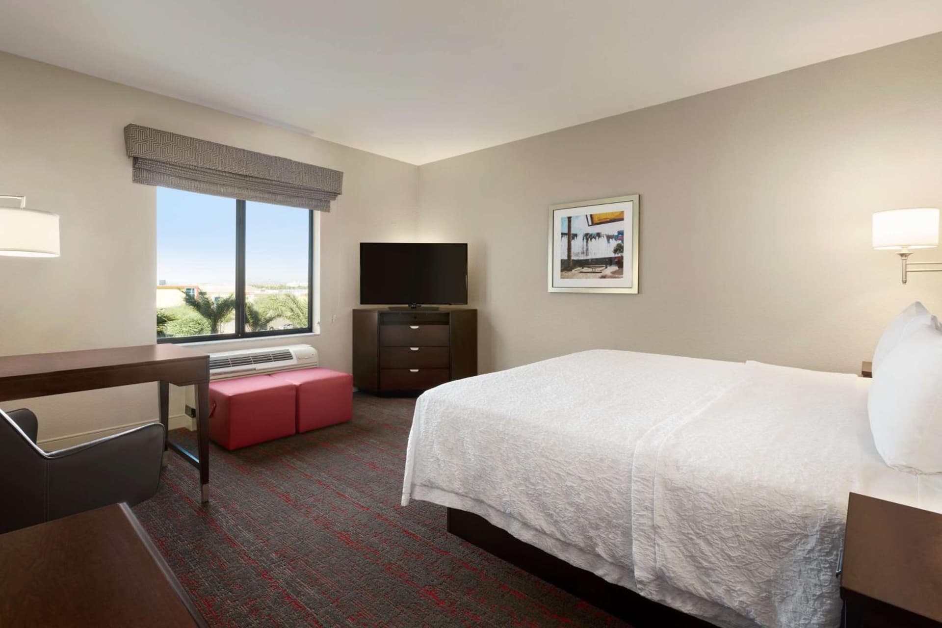 Hampton Inn & Suites Phoenix Glendale-Westgate gallery photo in Glendale, AZ — image 4