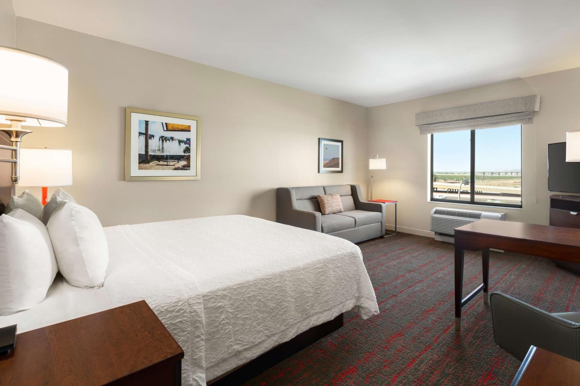 Hampton Inn & Suites Phoenix Glendale-Westgate gallery photo in Glendale, AZ — image 16