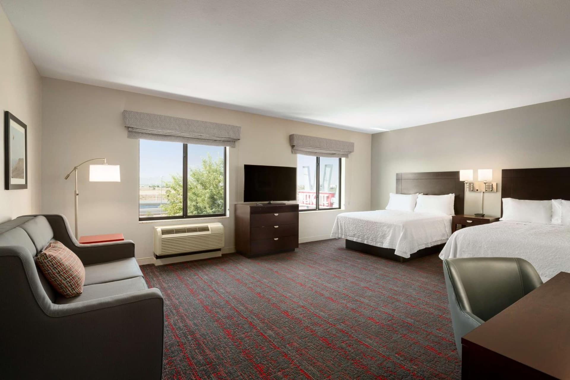 Hampton Inn & Suites Phoenix Glendale-Westgate gallery photo in Glendale, AZ — image 7