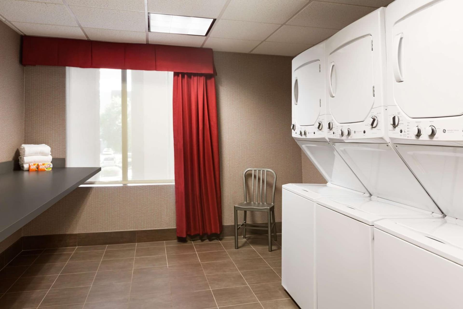 Hampton Inn & Suites Phoenix Glendale-Westgate gallery photo in Glendale, AZ — image 37