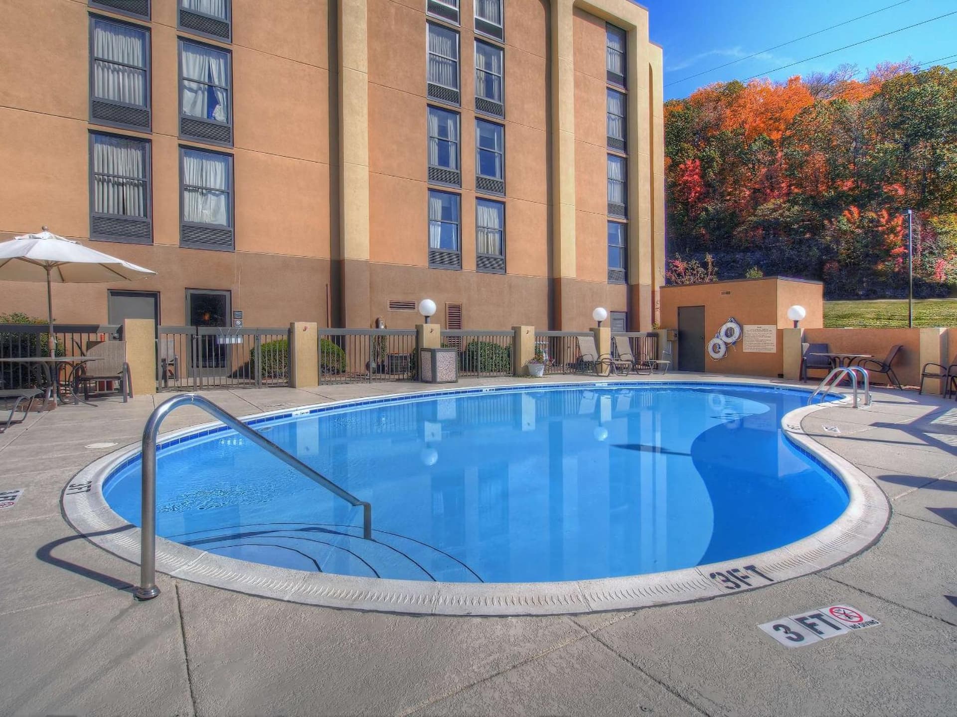 Hampton Inn Bristol property views in Bristol, TN — gallery photo 3