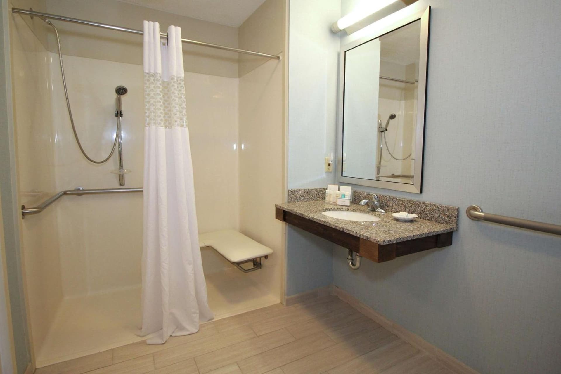 Hampton Inn Sandusky-Central gallery photo in Sandusky, OH — image 20
