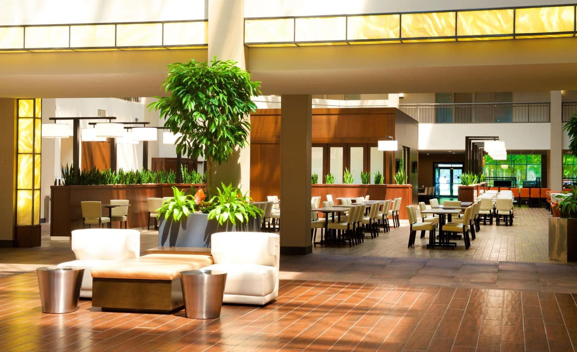 Embassy Suites by Hilton Cincinnati Northeast - Blue Ash gallery photo in Blue Ash, OH — image 7