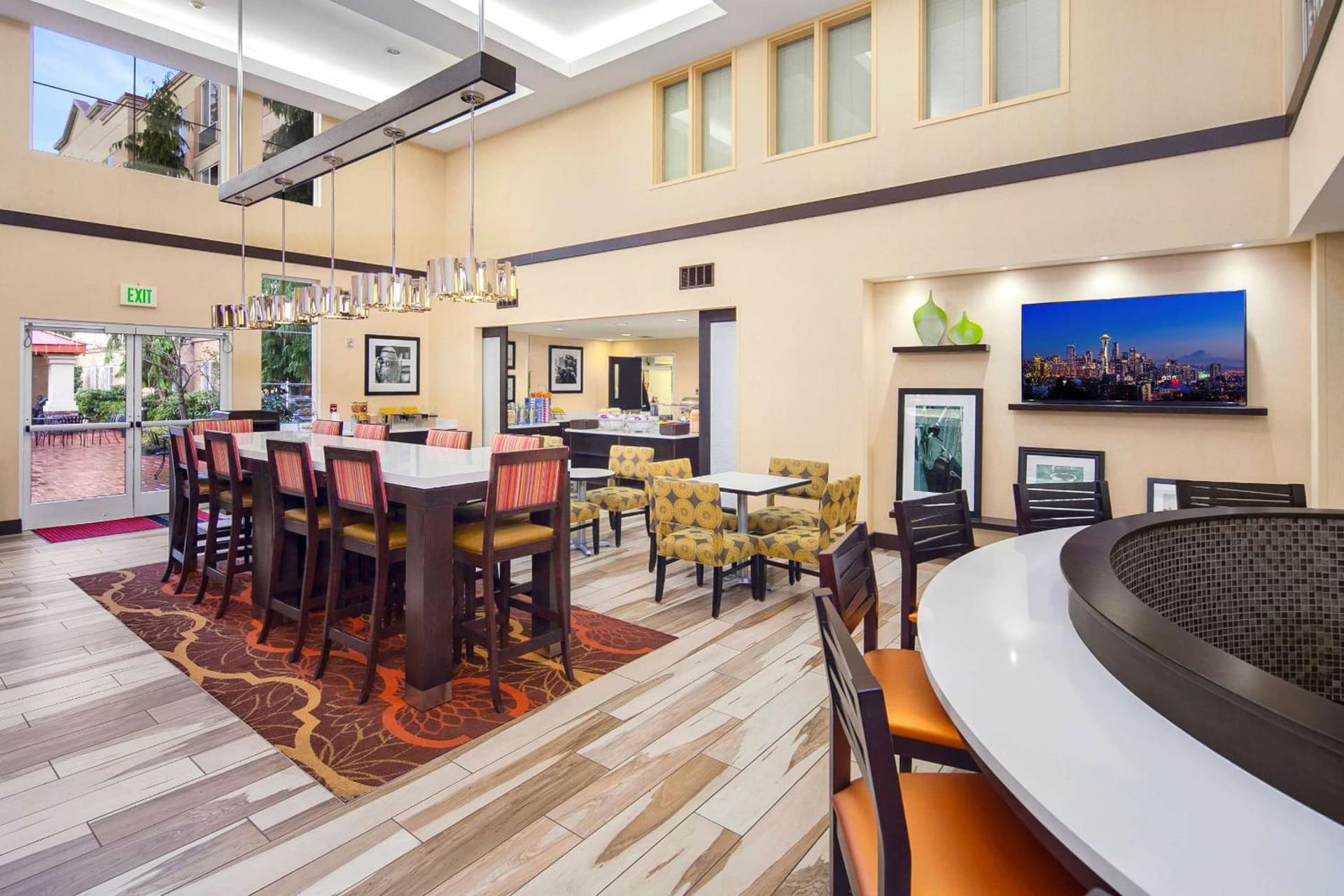 Hampton Inn & Suites Seattle North/Lynnwood gallery photo in Lynnwood, WA — image 11